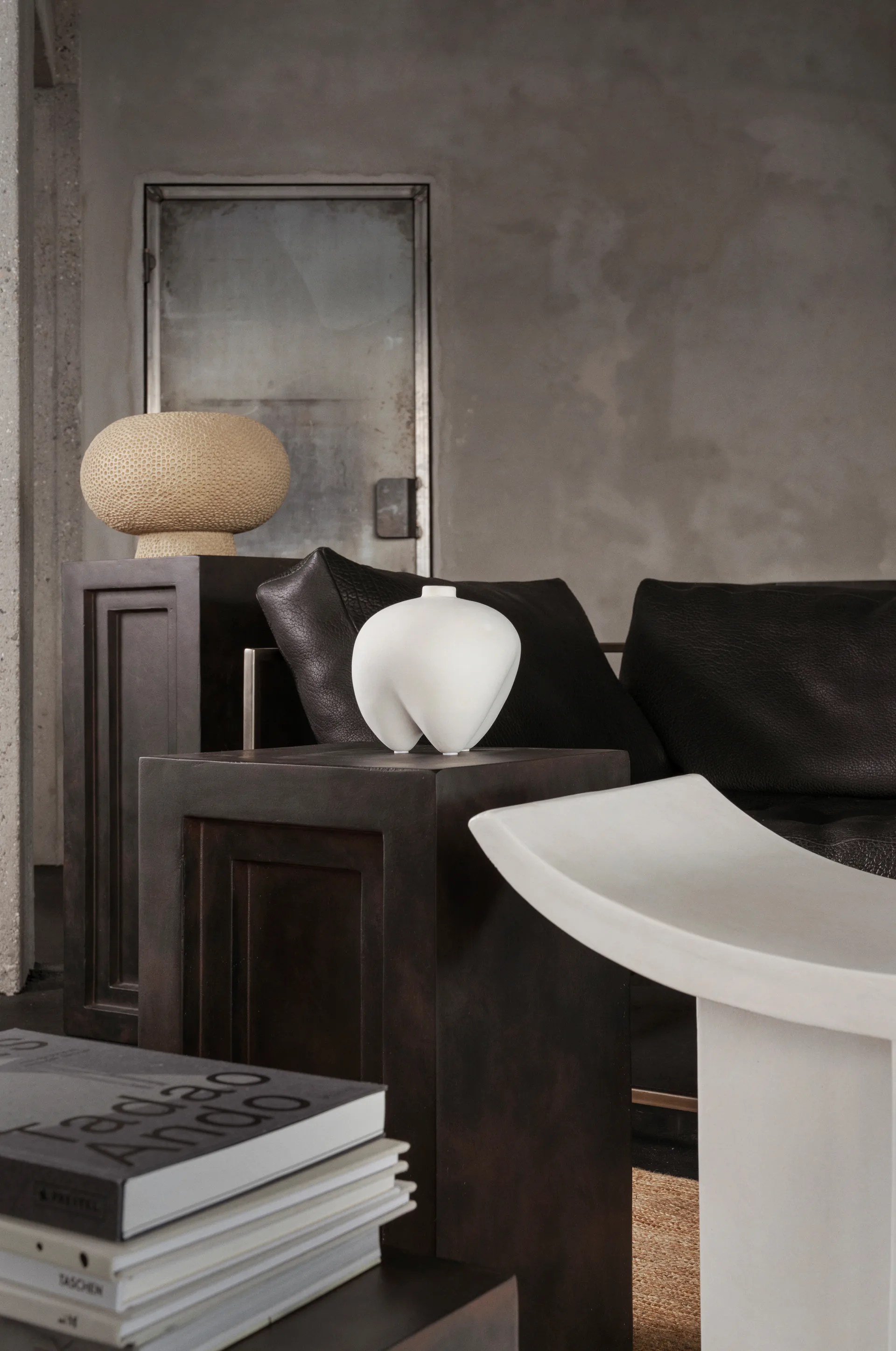 Σκαμπό Brutus 50x60 εκατοστά, Bone White 101 Copenhagen