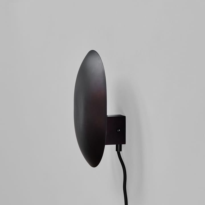 Φωτιστικό τοίχου Clam 26 εκατοστών, Burned black 101 Copenhagen