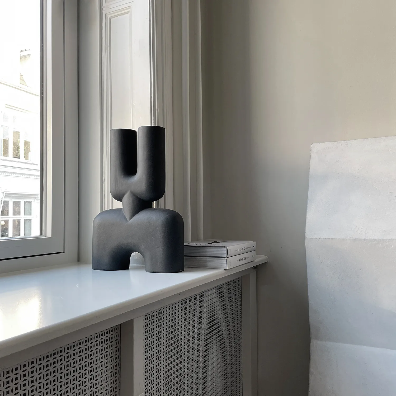 Βάζο Cobra Double Medio διαστάσεων 34x47 εκατοστά, Μαύρο 101 Copenhagen