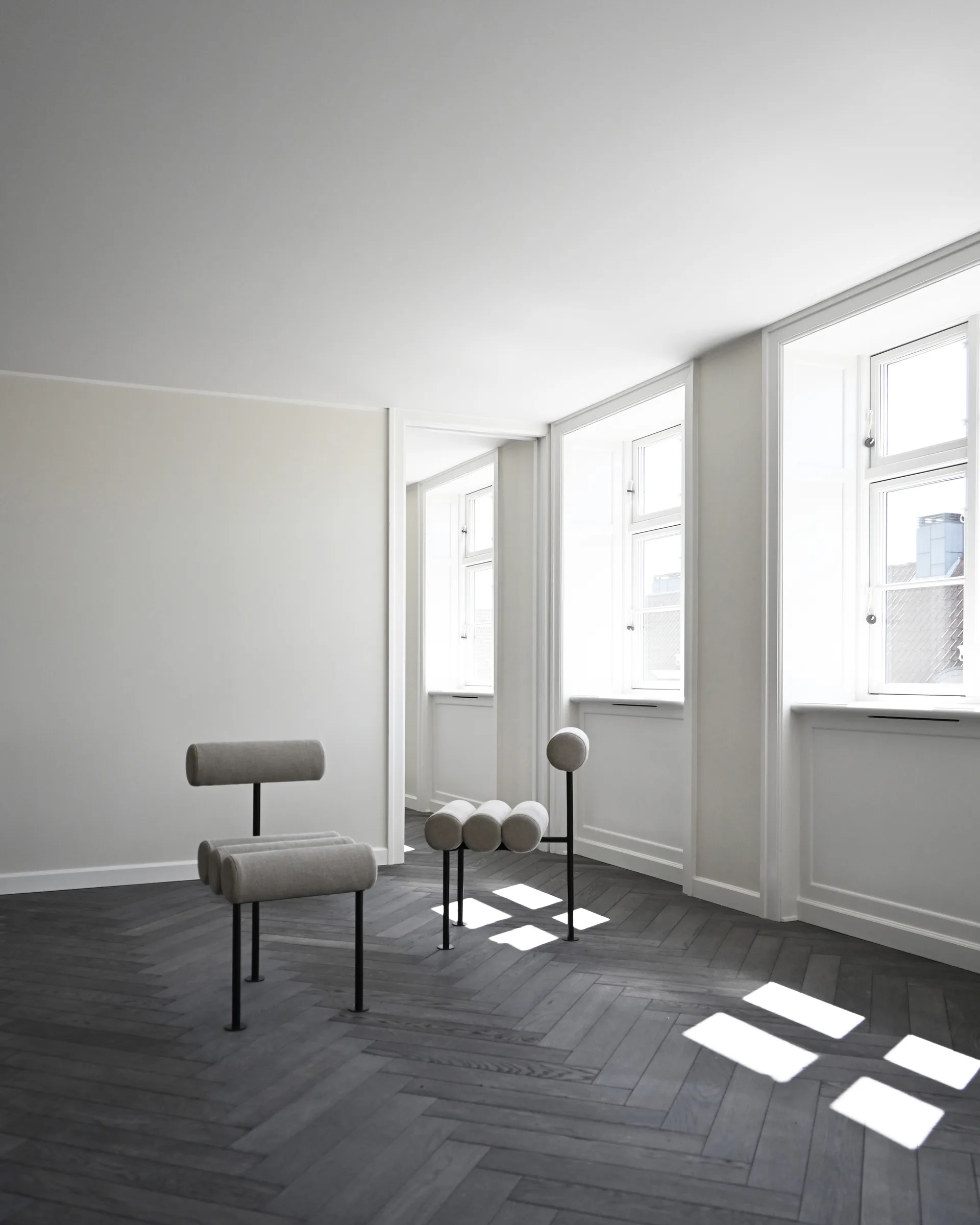 Hiro καρέκλα τραπεζαρίας, Black frame-Sand 101 Copenhagen