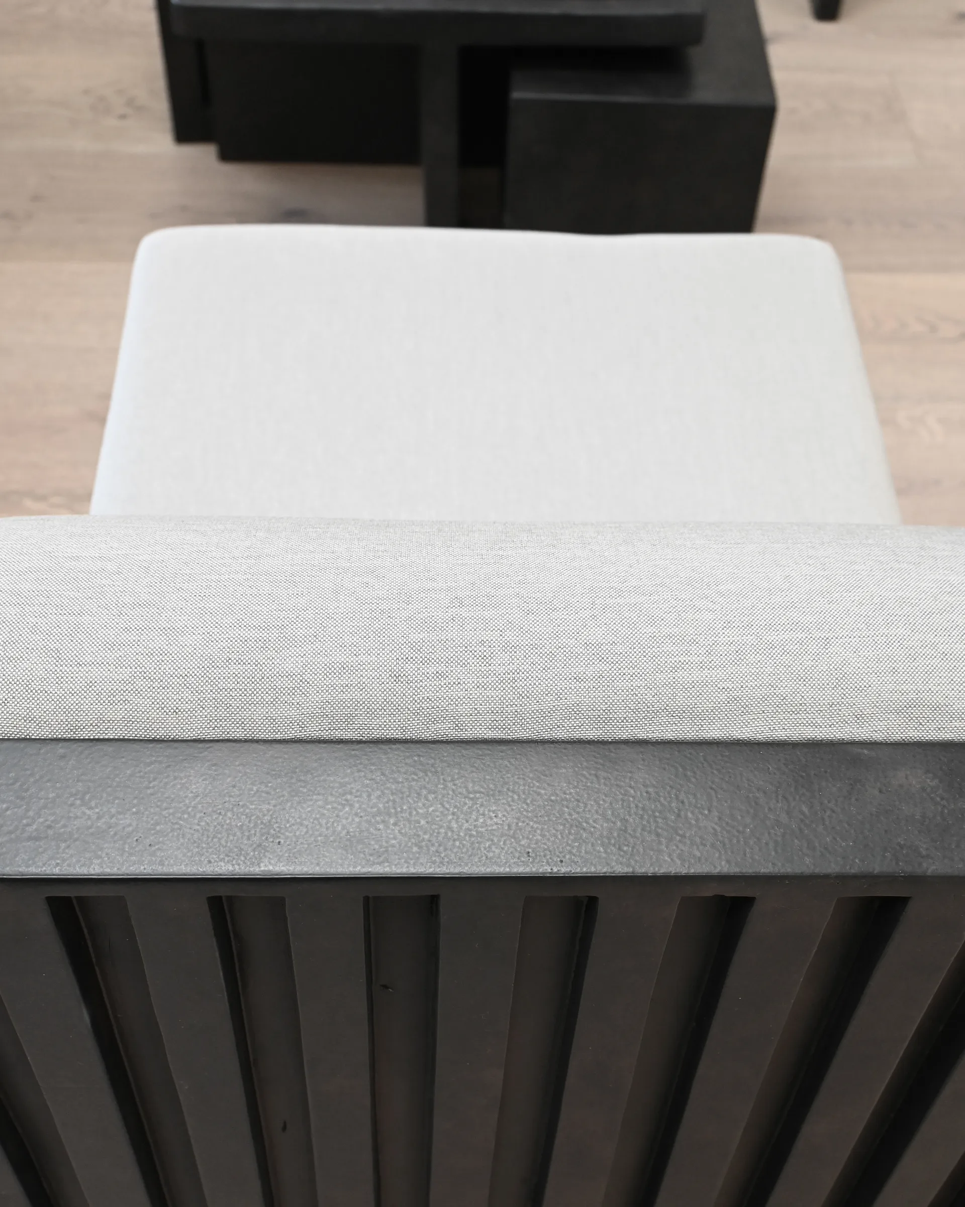 Πολυθρόνα Tribu Lounge Chair, Coffee 101 Copenhagen