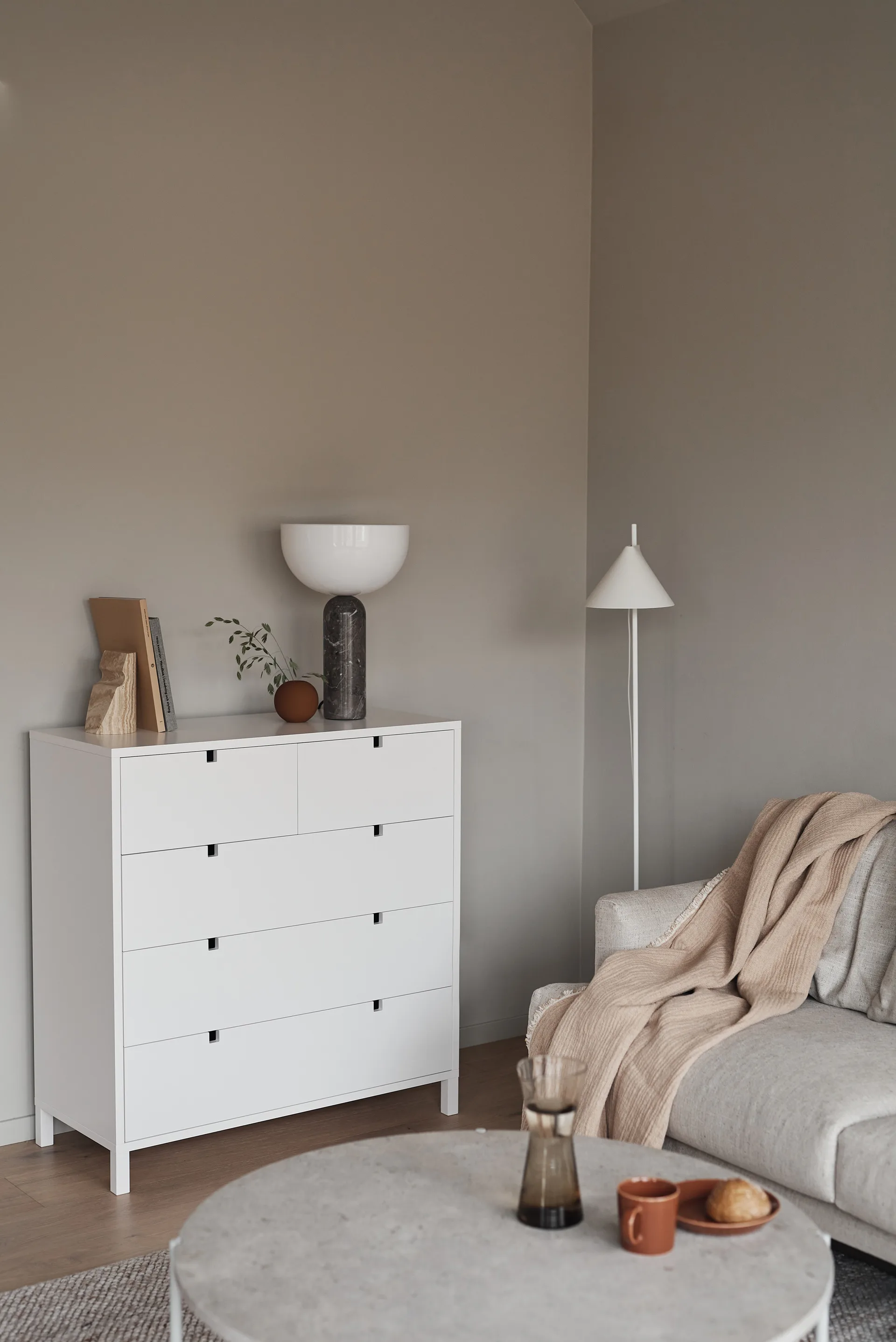 Τετράγωνη συρταριέρα, 2+3 συρτάρια, Λευκό 1898