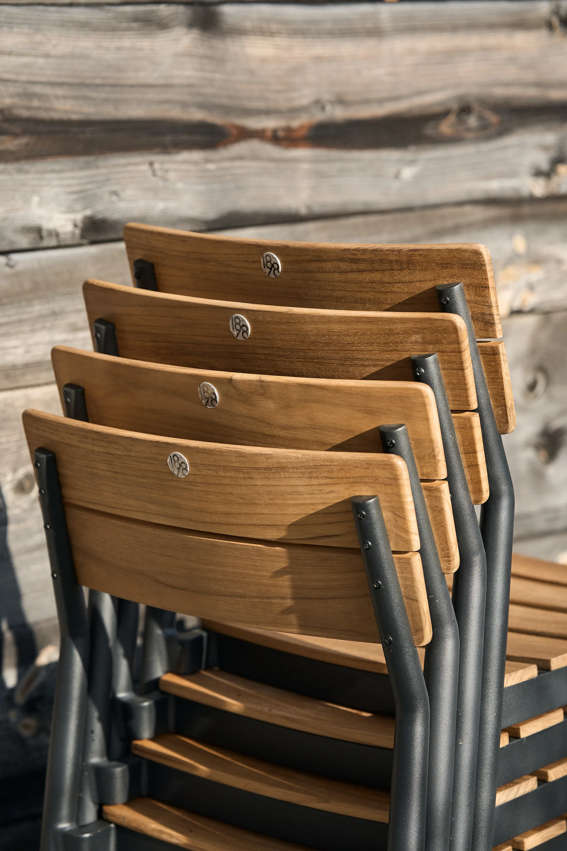 Σετ τραπεζαρίας Björnö με 4 καρέκλες 1898