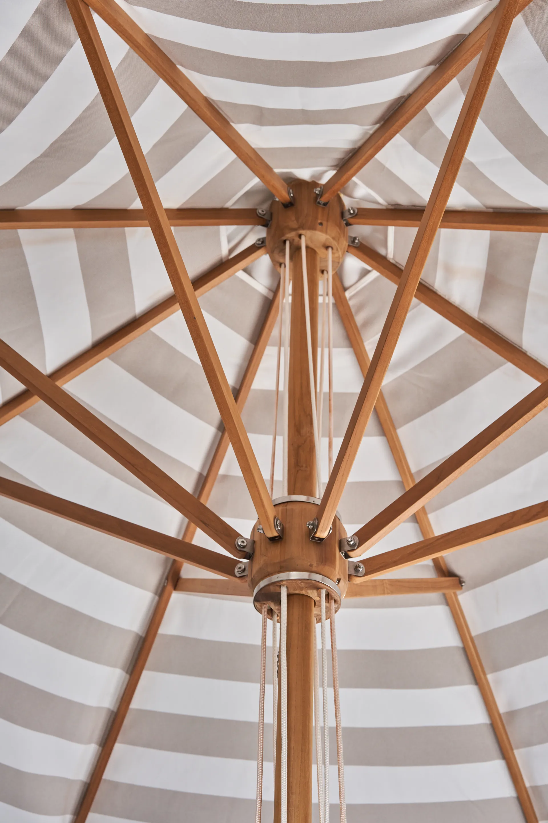 Ομπρέλα Hisshult Ø270 cm, Beige stripe-teak 1898