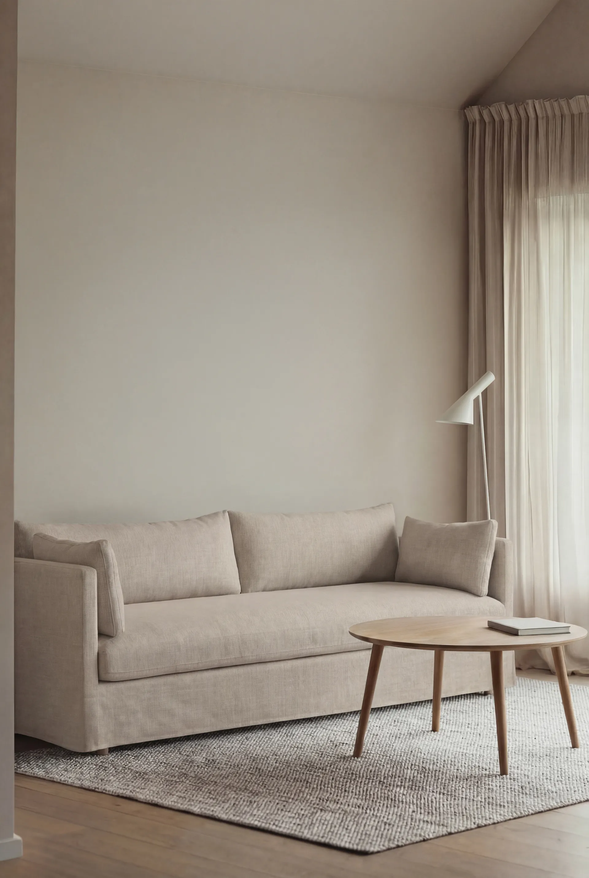 Linnevik καναπές, Same Beige 6670-Λευκή λαδωμένη δρυς, 4 θέσεων, με φούστα 1898