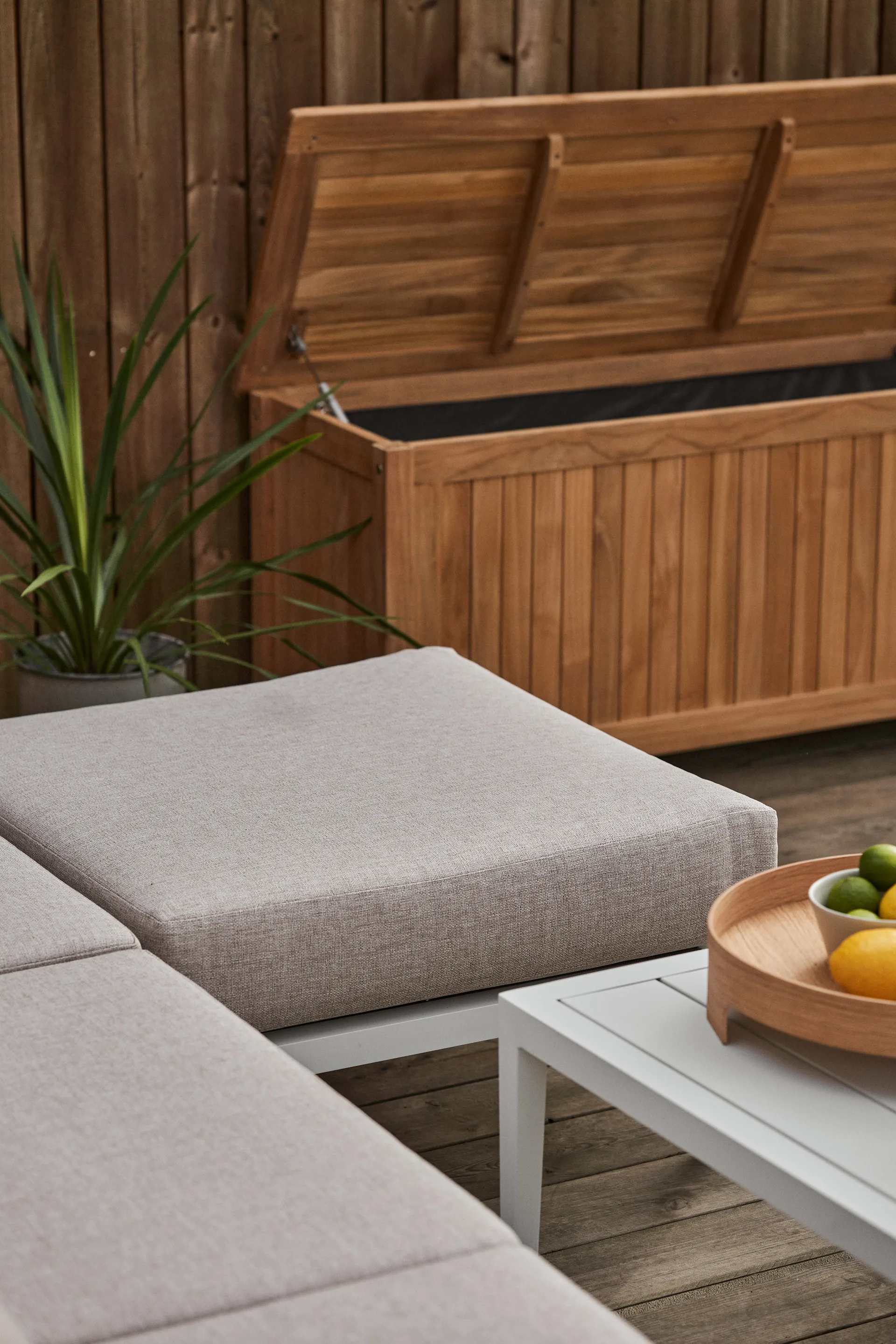 Υποπόδιο Santander, Λευκό-μπεζ 1898