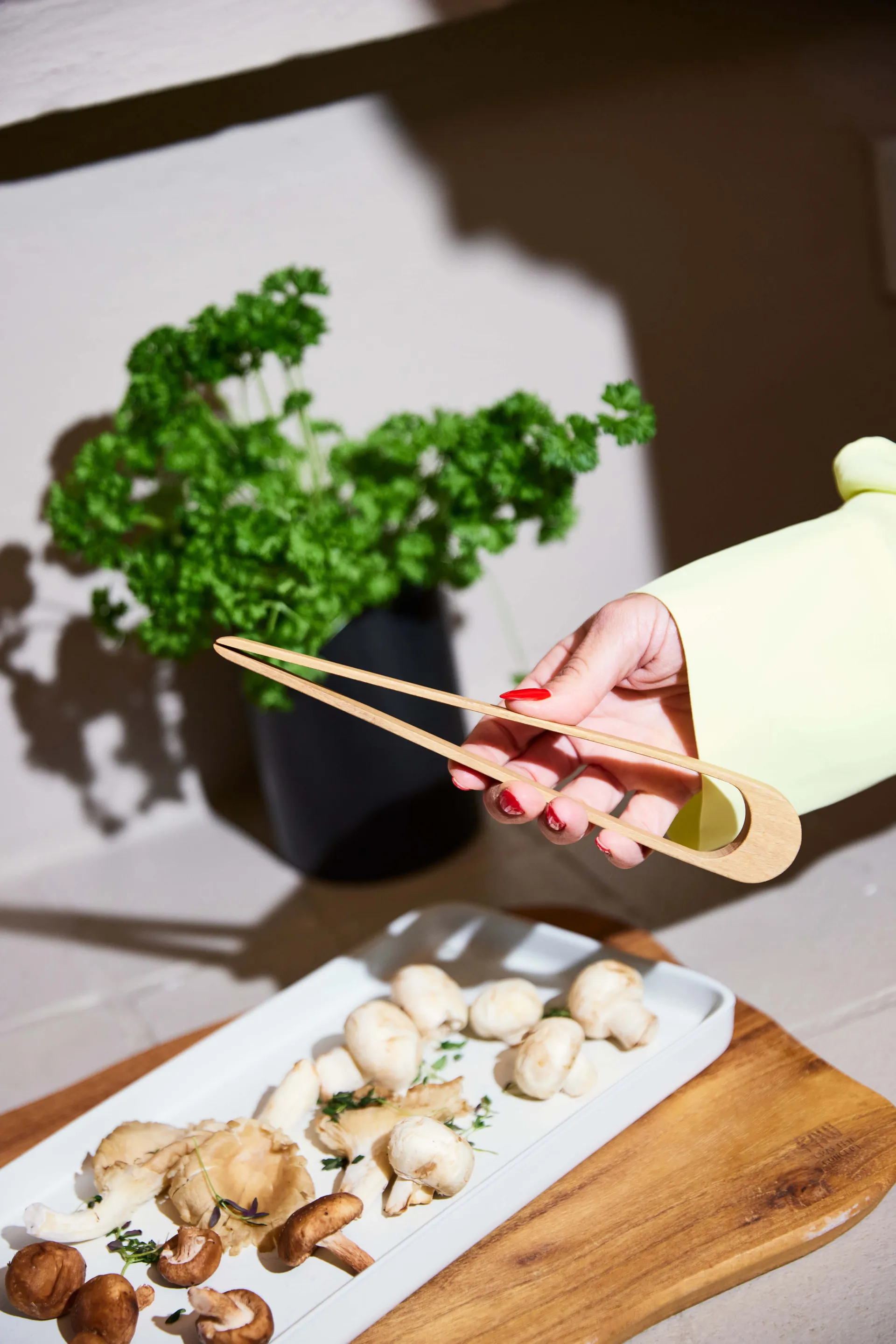 Τσιμπίδα από ακατέργαστο ξύλο τικ 23 εκ., Καφέ Aida