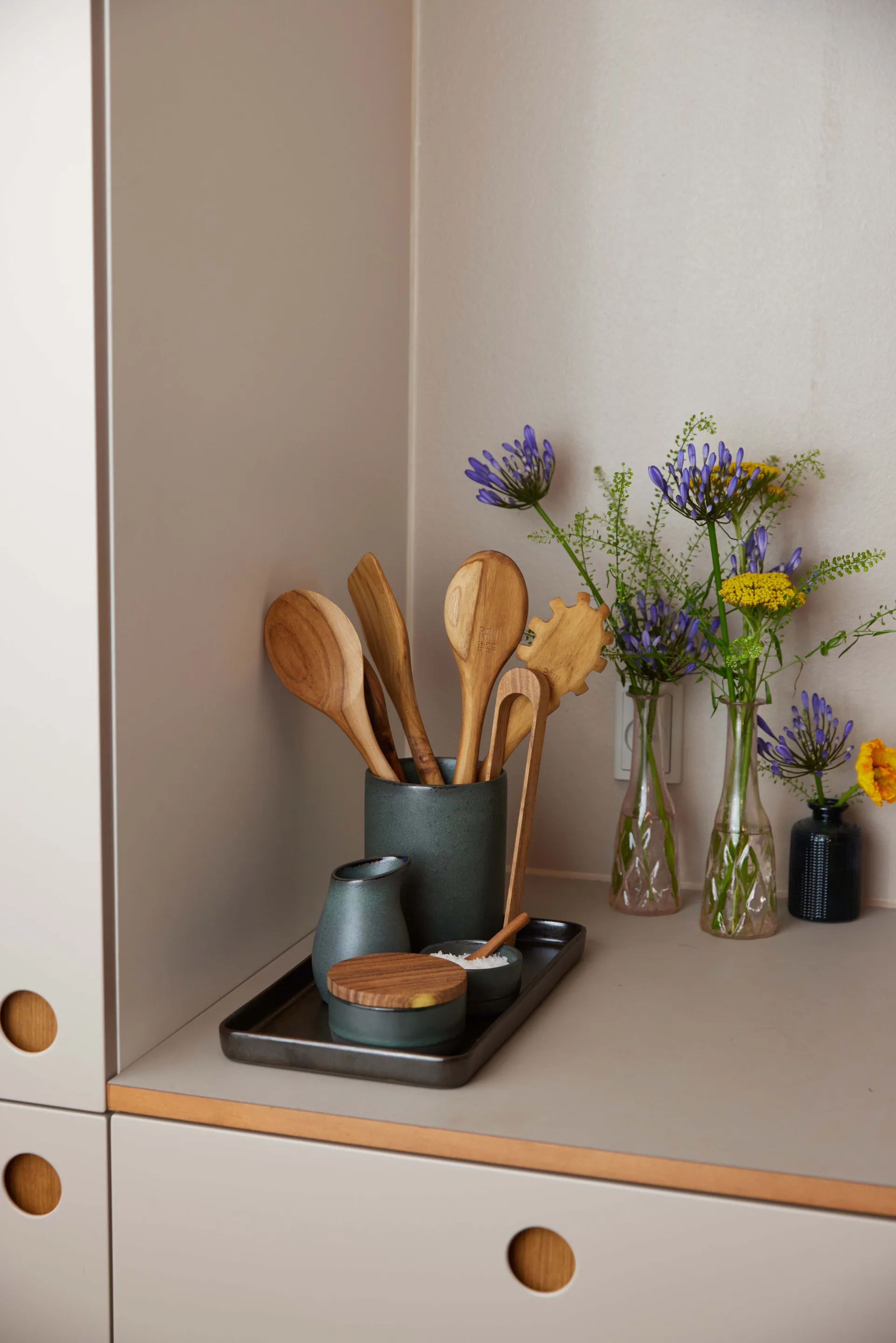 Τσιμπίδα από ακατέργαστο ξύλο τικ 23 εκ., Καφέ Aida