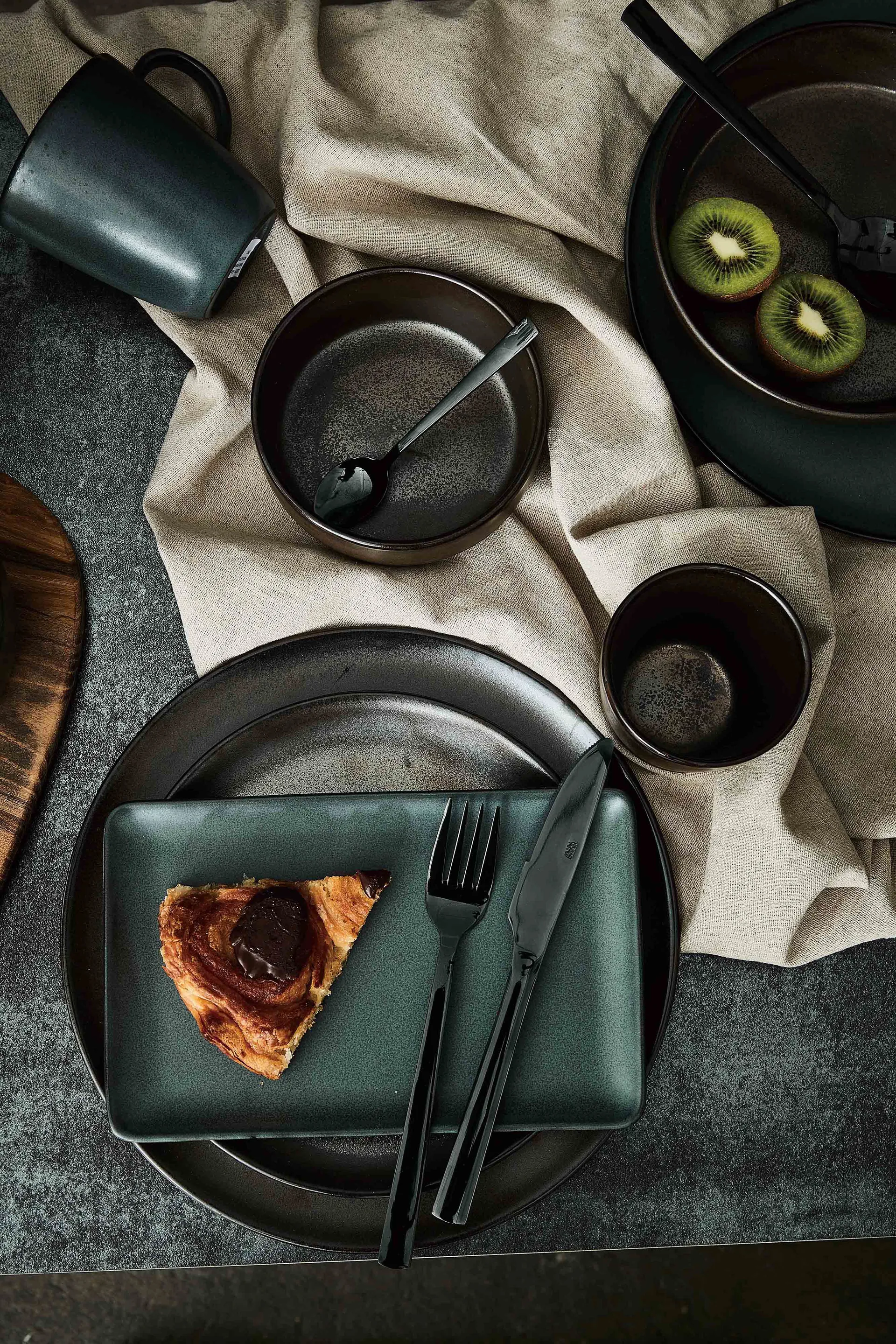 Raw μαχαιροπίρουνα 60 τεμάχια, Μαύρο Aida