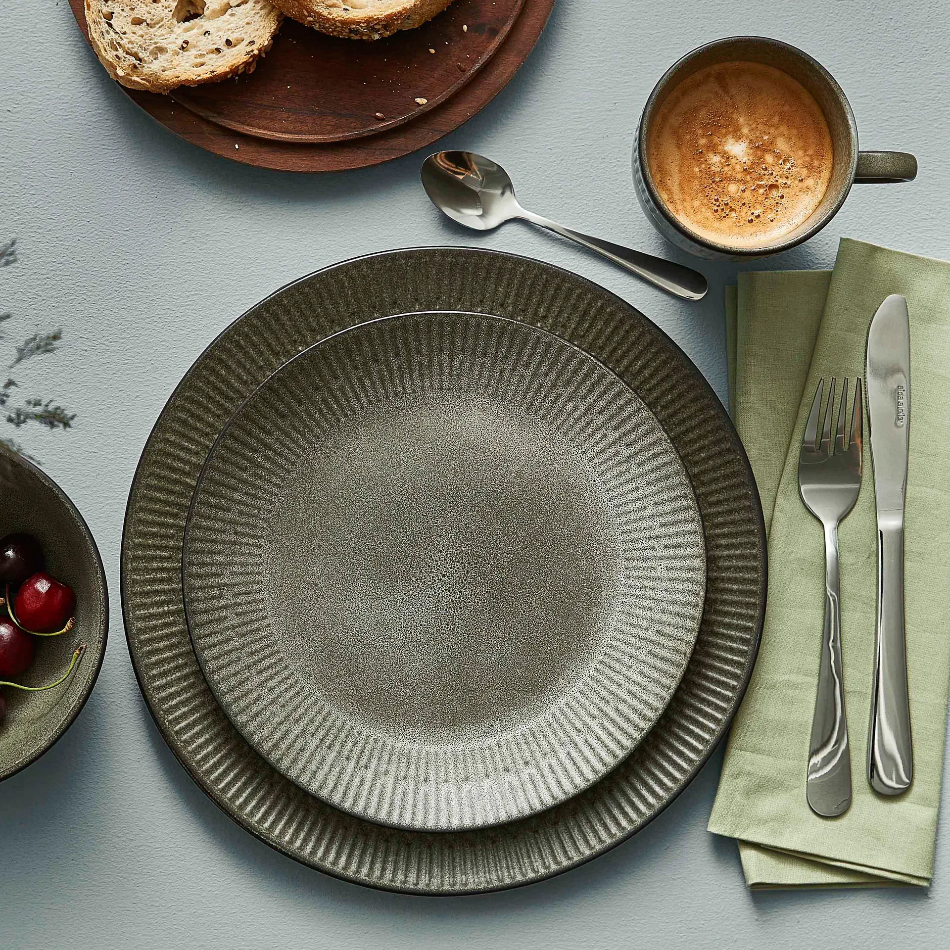 Relief πιάτο 22 cm, γκρι Aida