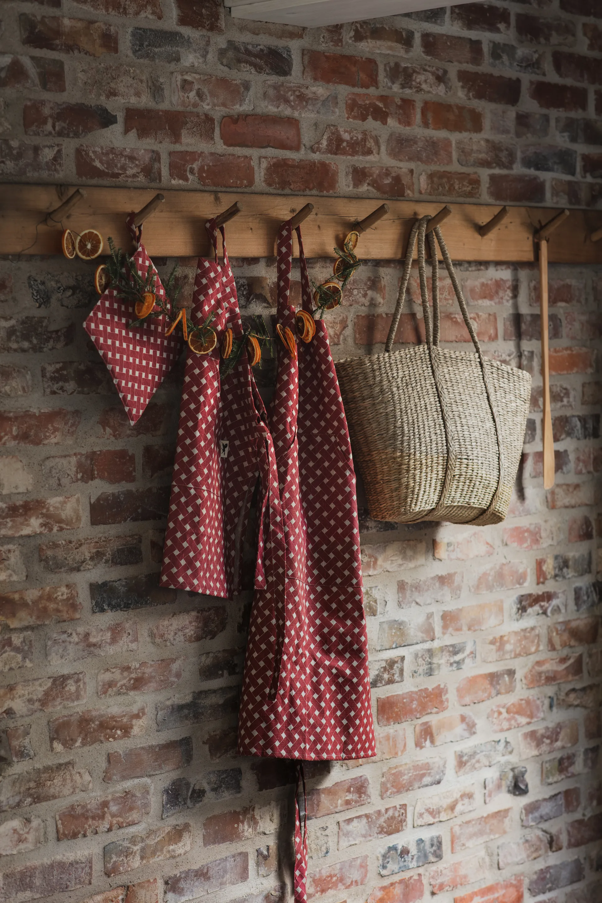 Korg apron, Κόκκινο Almedahls