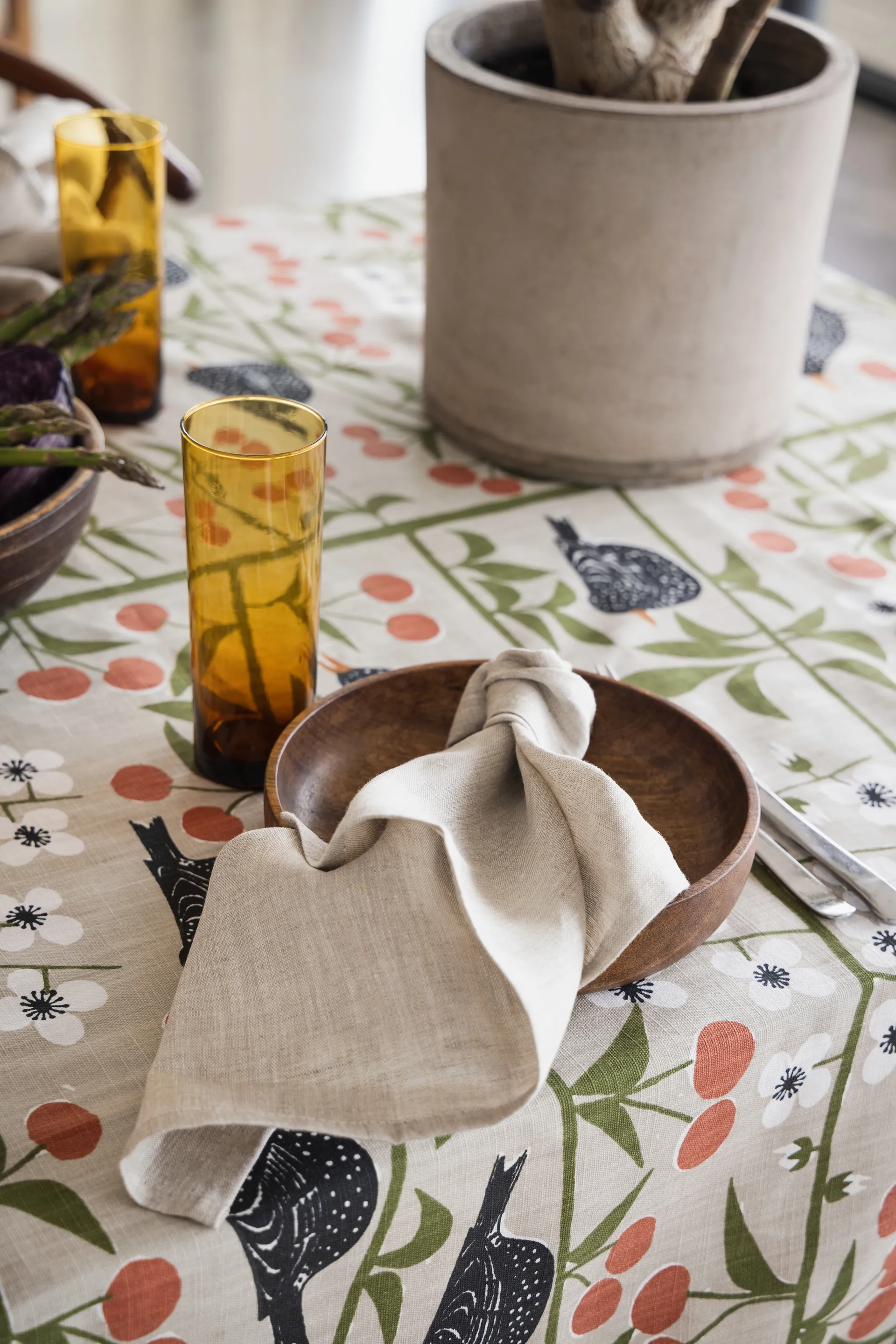 Körsbärsträdgården τραπεζομάντηλο, Μπεζ, 145x250 cm Almedahls