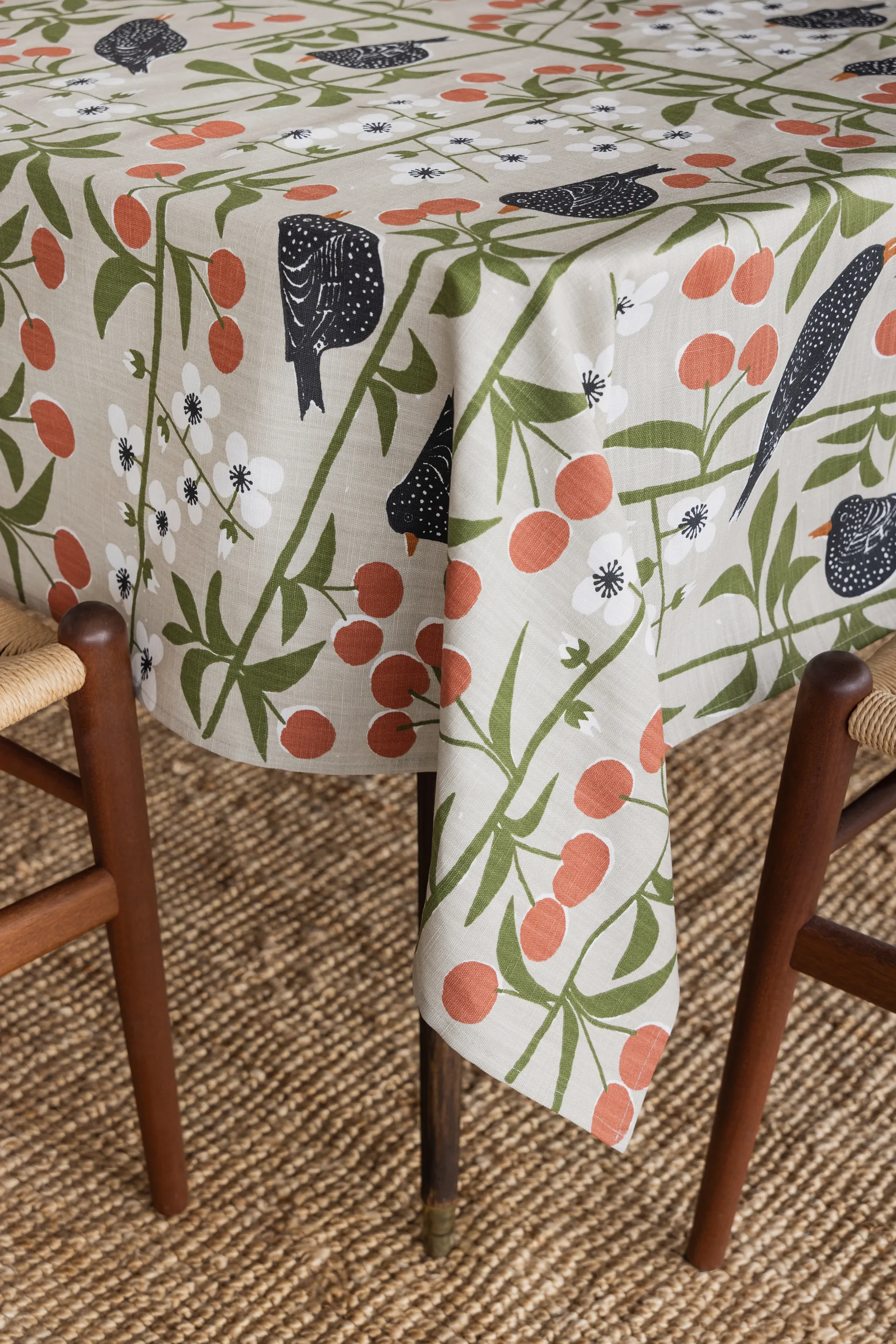 Körsbärsträdgården τραπεζομάντηλο, Μπεζ, 145x250 cm Almedahls