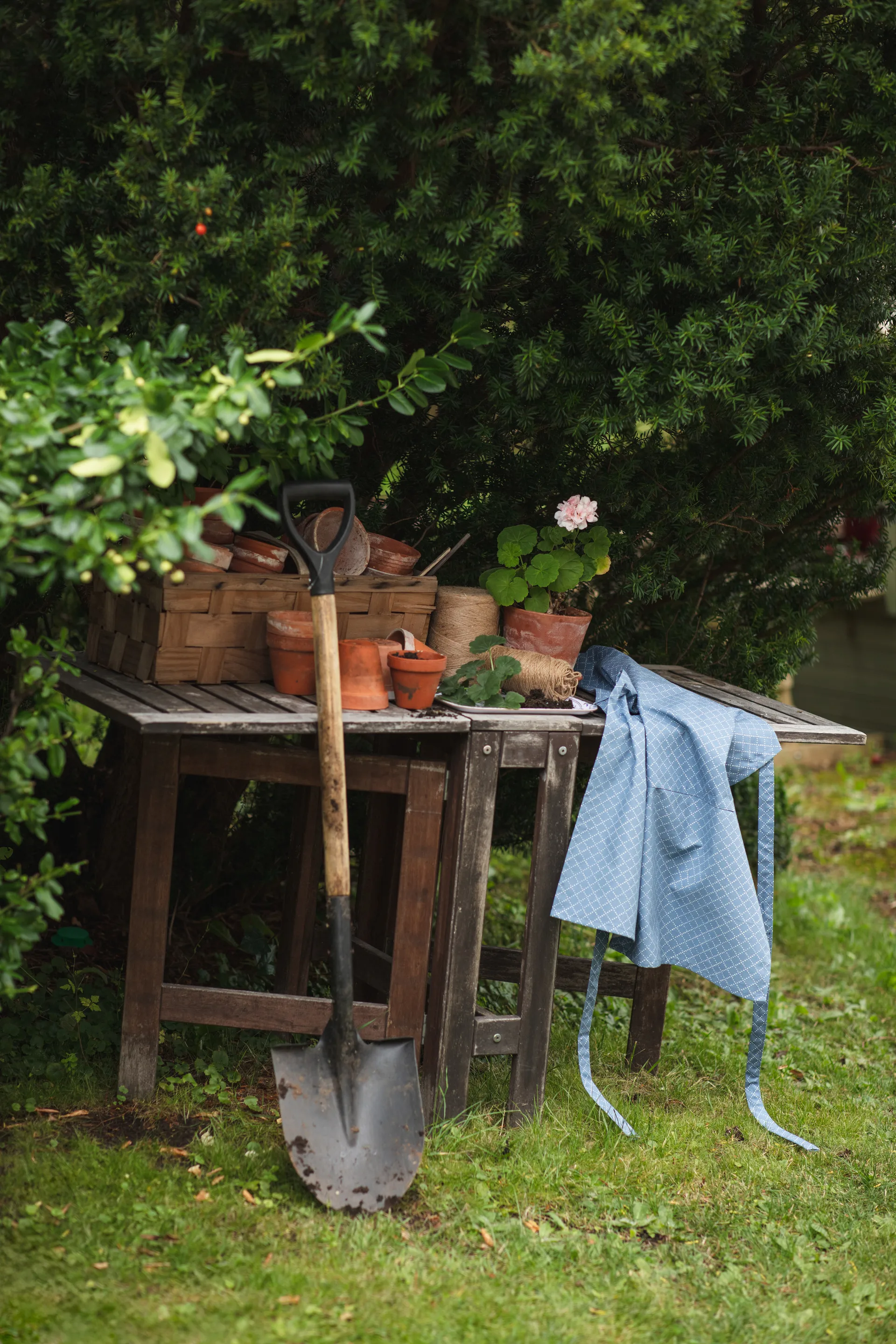 Prickruta ποδιά, Μπλε Almedahls