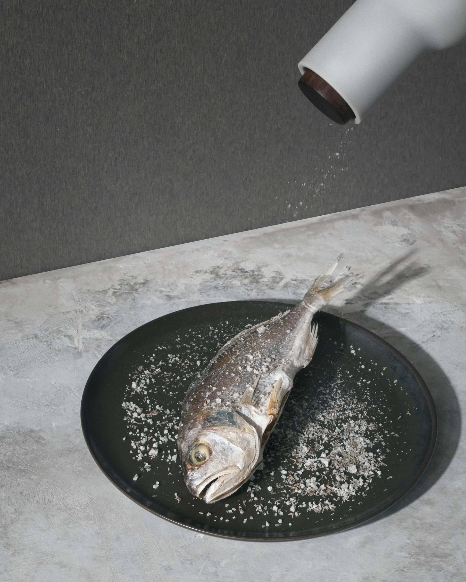 Bottle Grinder μύλος μπαχαρικών Συσκευασία 2 τμχ., στάχτη-κάρβουνο (καπάκι από καρυδιά)  Audo Copenhagen