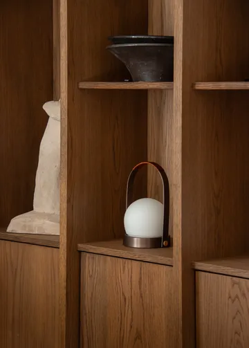 Carrie φορητό επιτραπέζιο φωτιστικό - Βουρτσισμένο αλουμίνιο - Audo Copenhagen