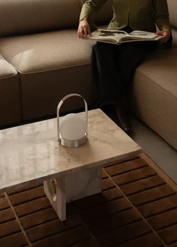 Carrie φορητό επιτραπέζιο φωτιστικό - Βουρτσισμένο αλουμίνιο - Audo Copenhagen