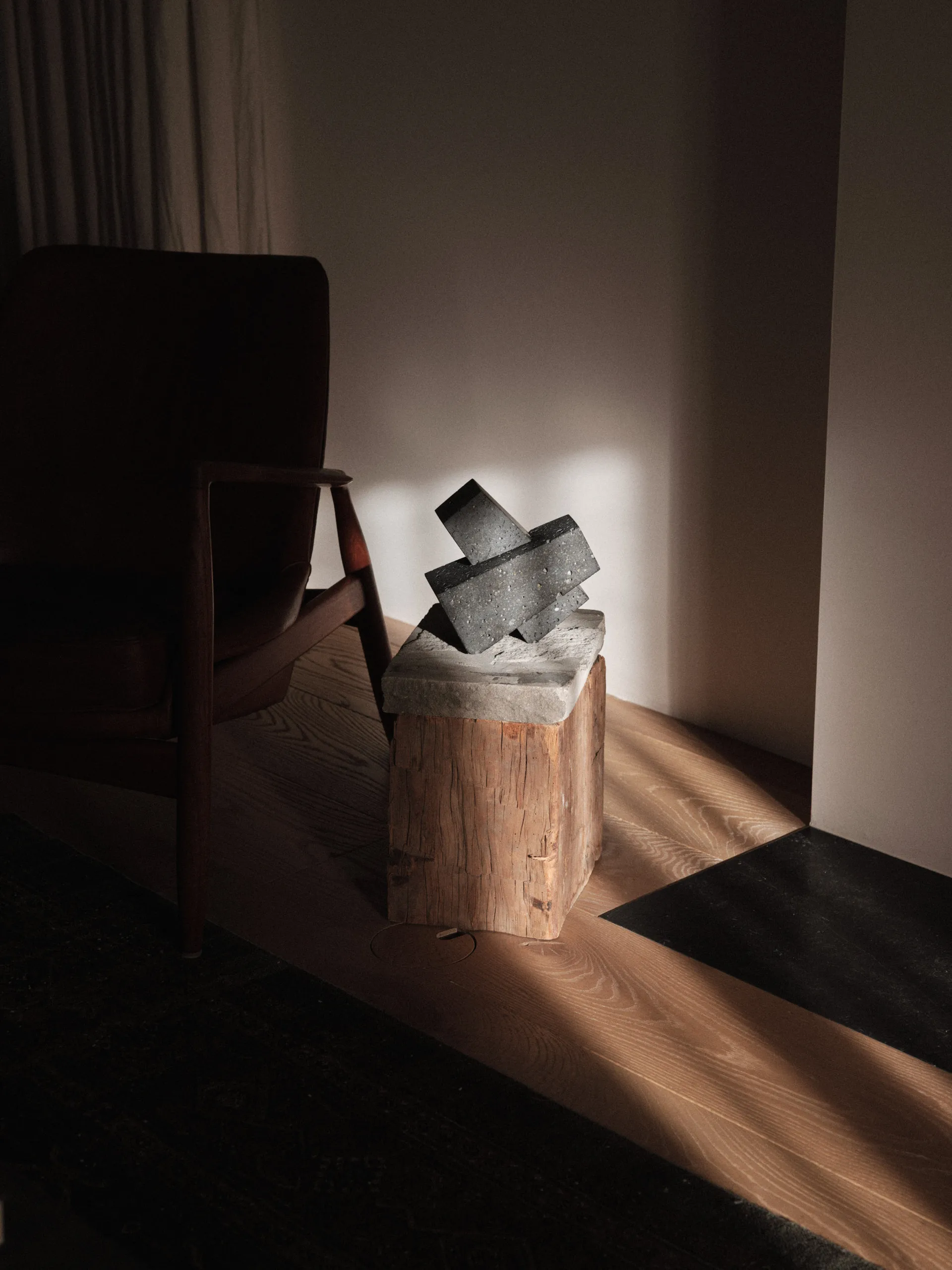 Βιβλιοστάτες Converge, Lava stone Audo Copenhagen