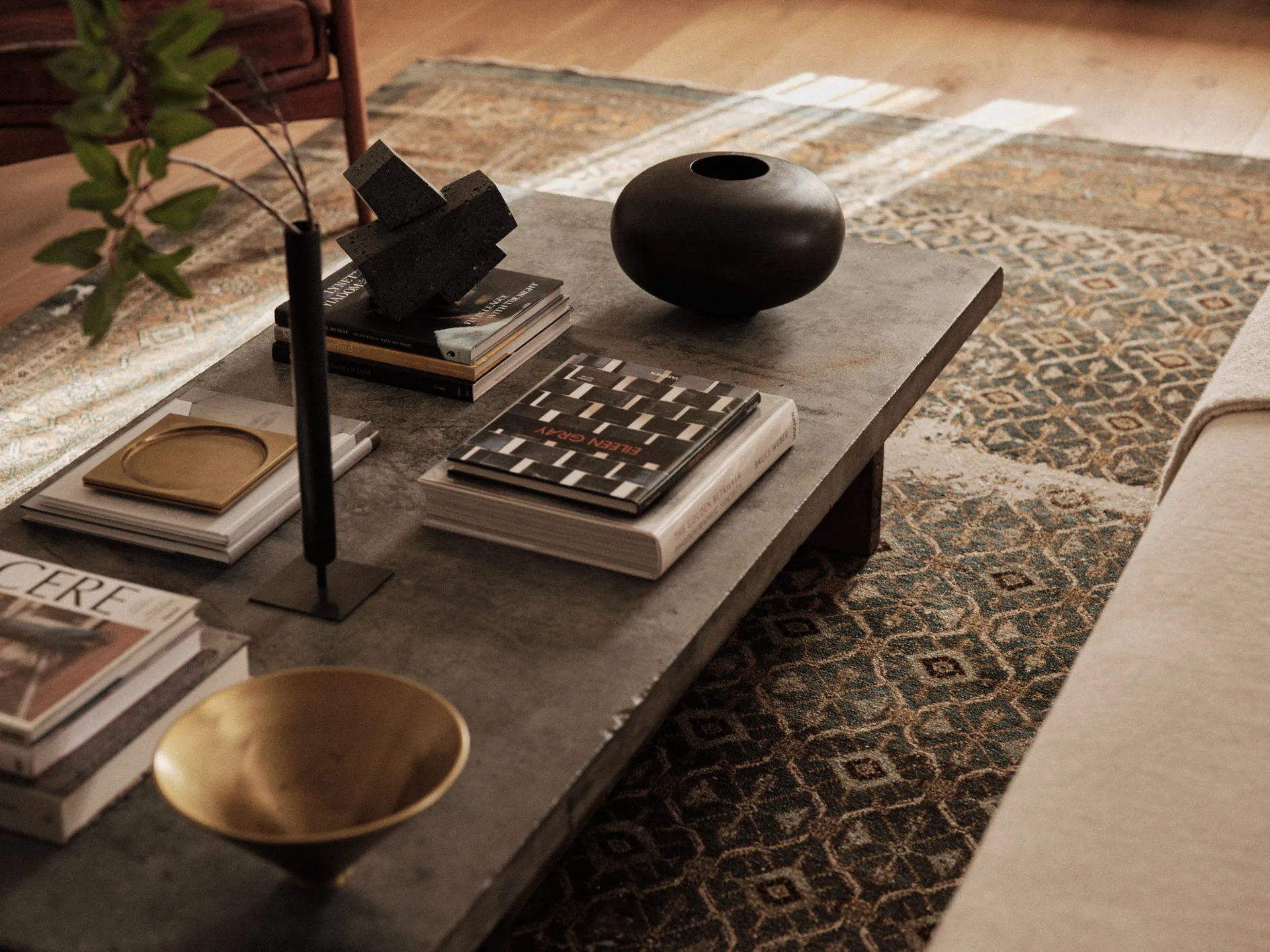 Βιβλιοστάτες Converge, Lava stone Audo Copenhagen