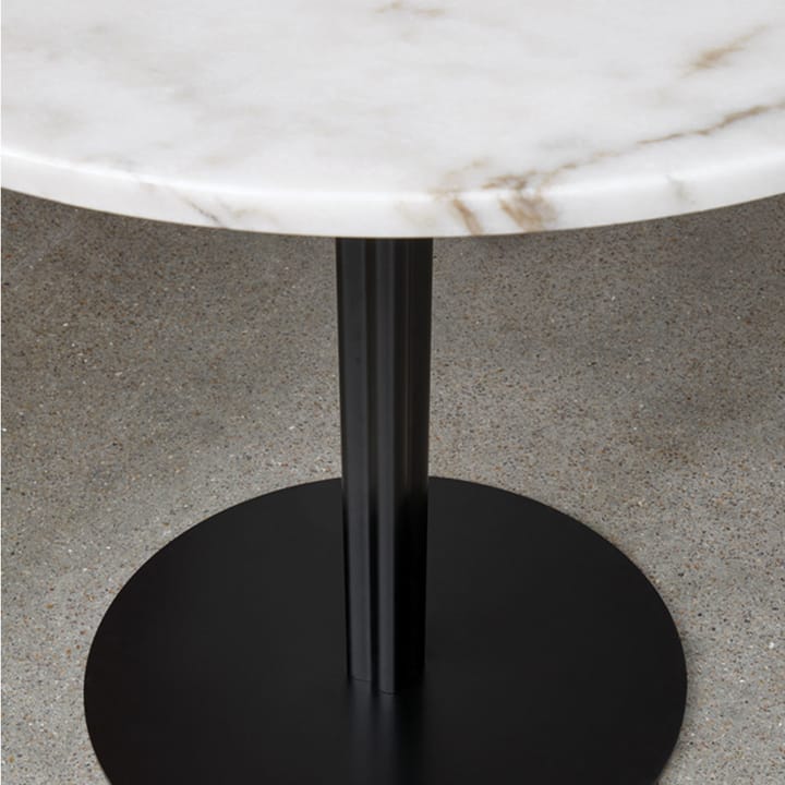 Τραπεζαρία Harbour Column, Δρυς μαύρη-ø80 cm-μαύρη βάση Audo Copenhagen