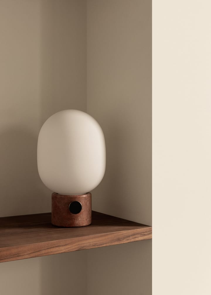 JWDA επιτραπέζιο φωτιστικό, Red travertine Audo Copenhagen