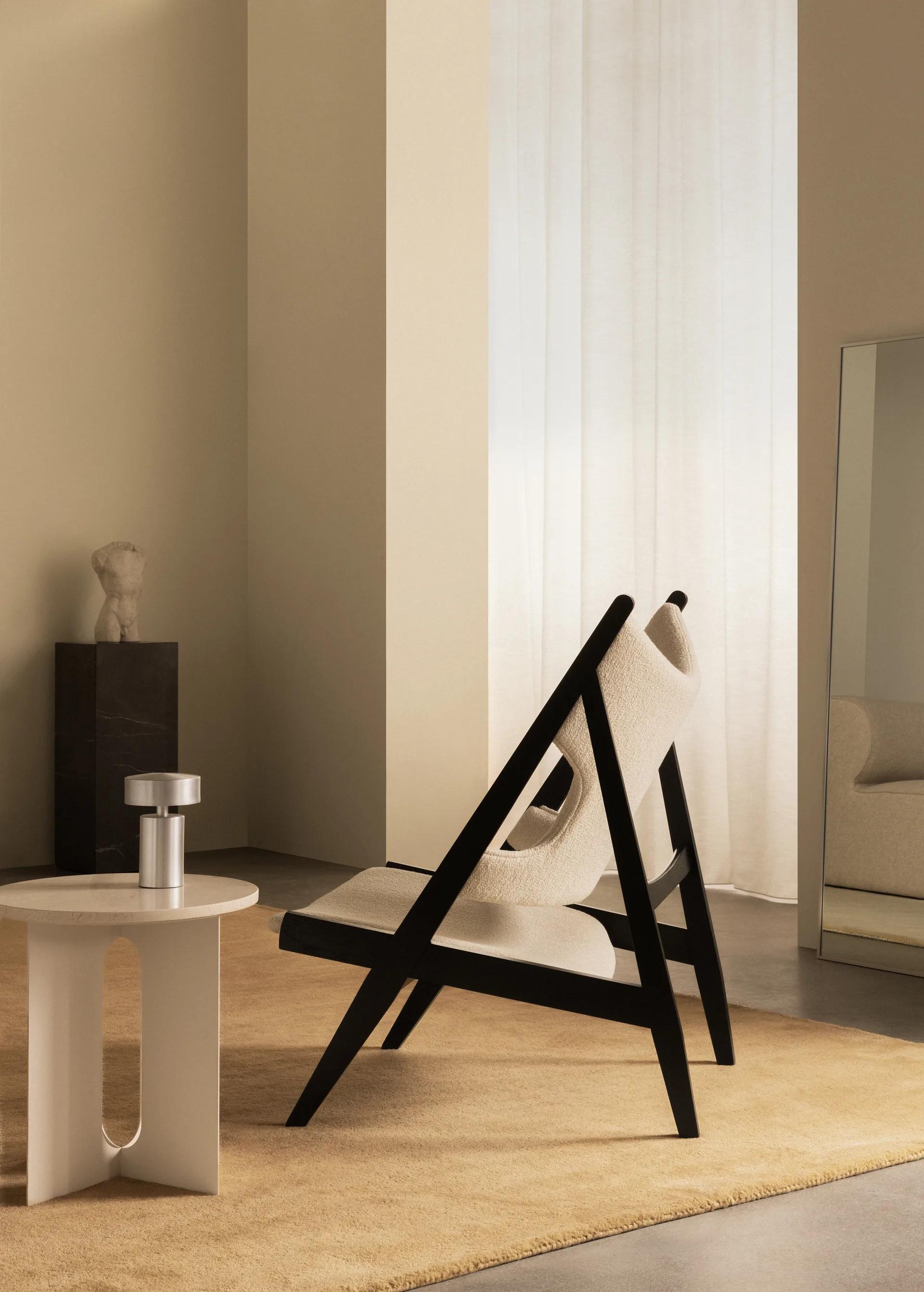 Knitting πολυθρόνα σαλονιού, Barnum Bouclé 24-μαύρη βελανιδιά Audo Copenhagen