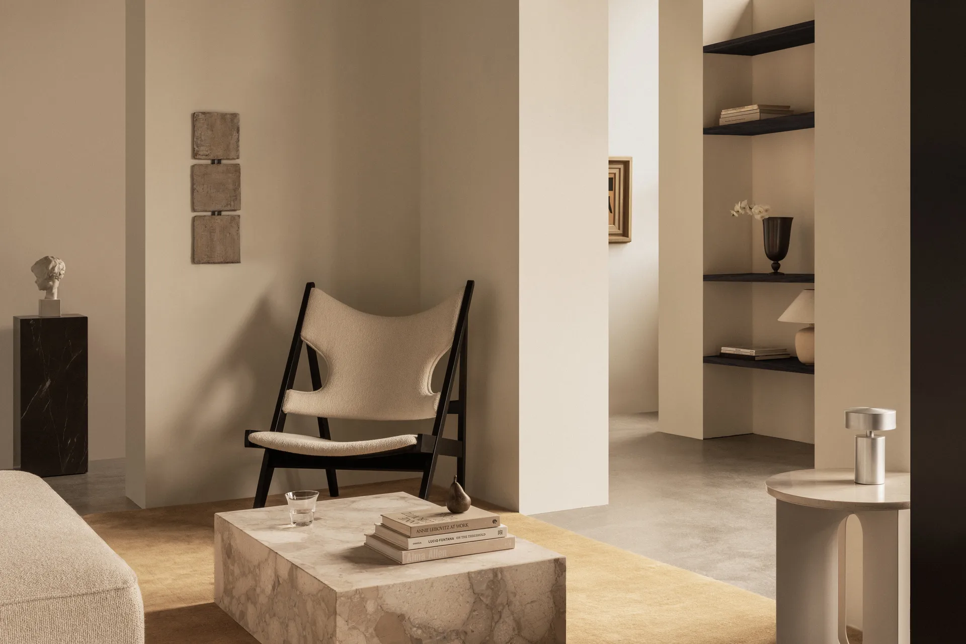 Knitting πολυθρόνα σαλονιού, Barnum Bouclé 24-μαύρη βελανιδιά Audo Copenhagen