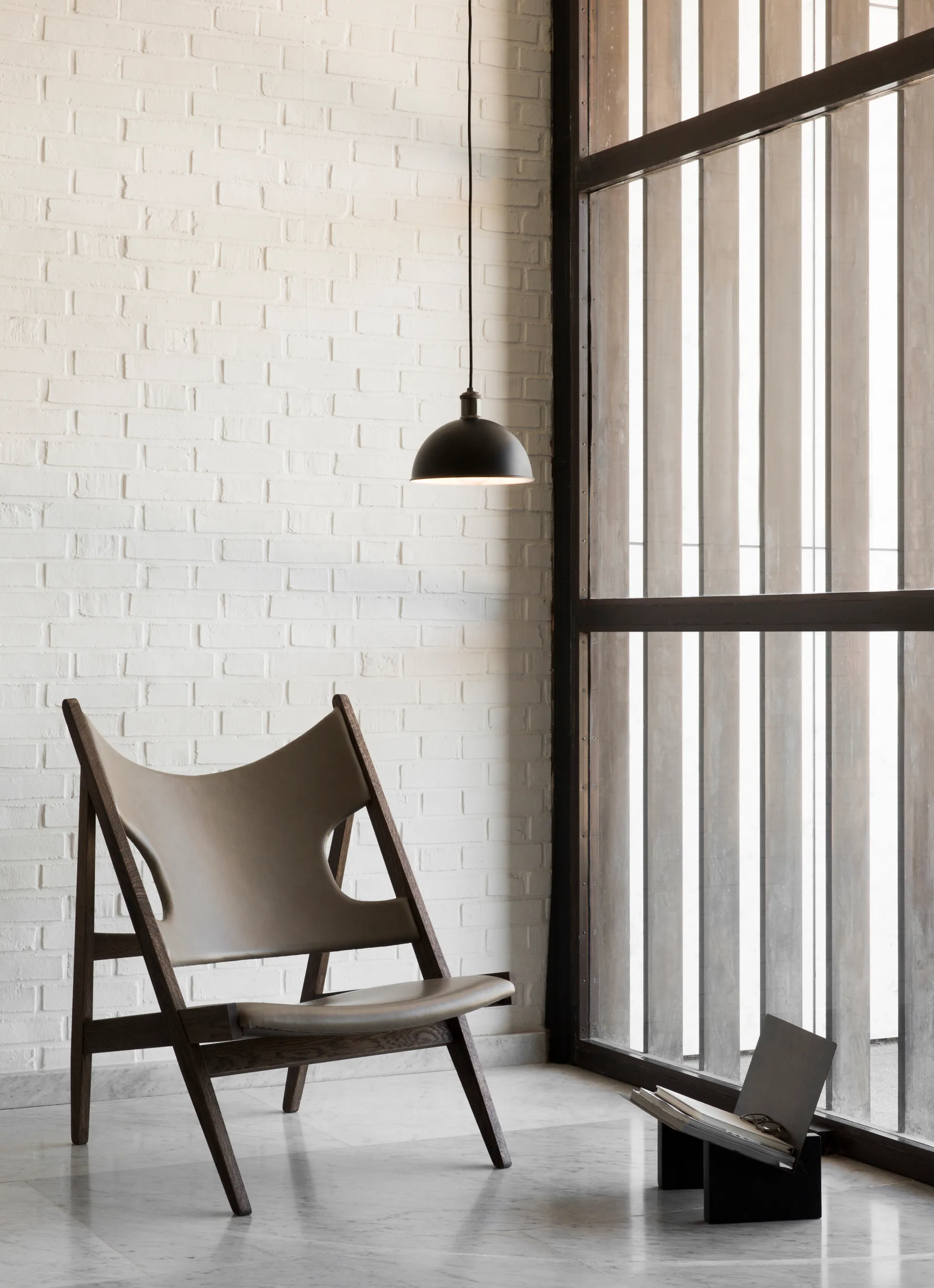 Knitting lounge πολυθρόνα, Walnut-Logan Jasmine Audo Copenhagen