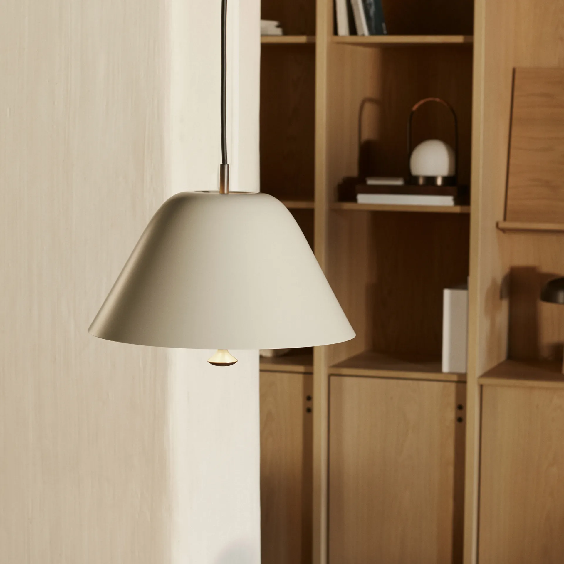 Levitate κρεμαστό φωτιστικό Ø 28 cm, Γκρι-μπρονζέ ορείχαλκος Audo Copenhagen