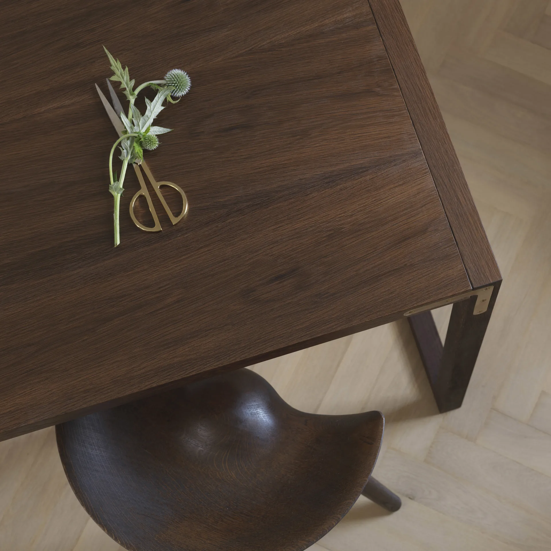 Ψηλό σκαμπό ML42, 77 εκ, Καφέ λαδωμένη δρυς-ατσάλι Audo Copenhagen