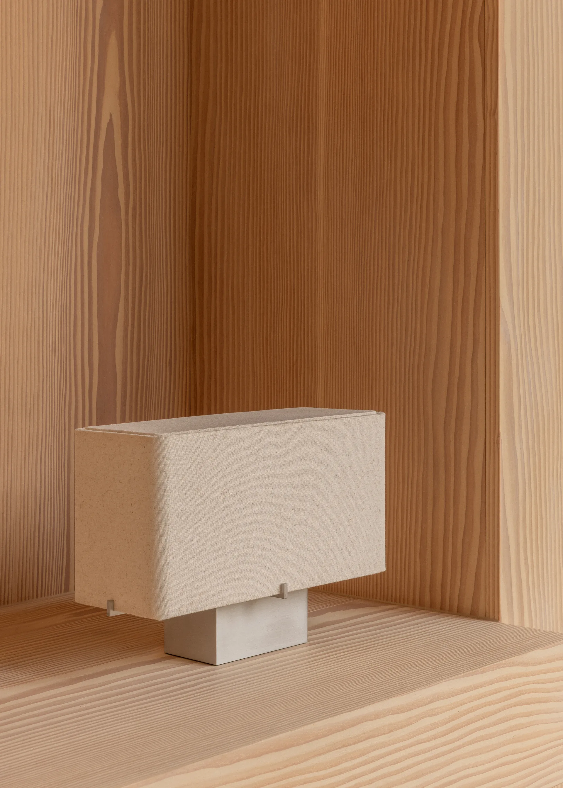 Nonna επιτραπέζιο φωτιστικό 24 εκ., Βουρτσισμένο αλουμίνιο-sand Audo Copenhagen