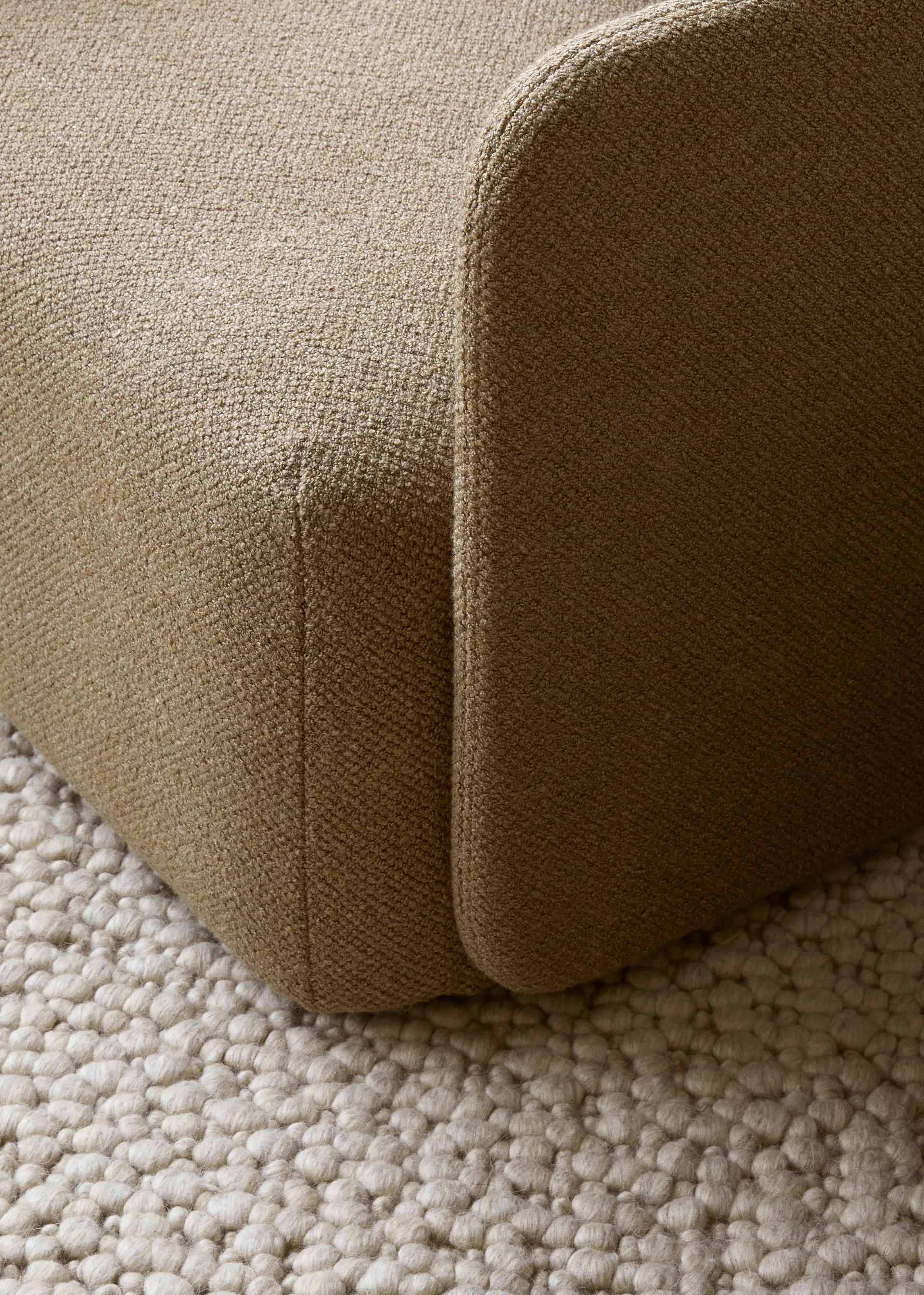 Πολυθρόνα, Offset, Ύφασμα Bouclé 06 χρυσαφί, Audo Audo Copenhagen