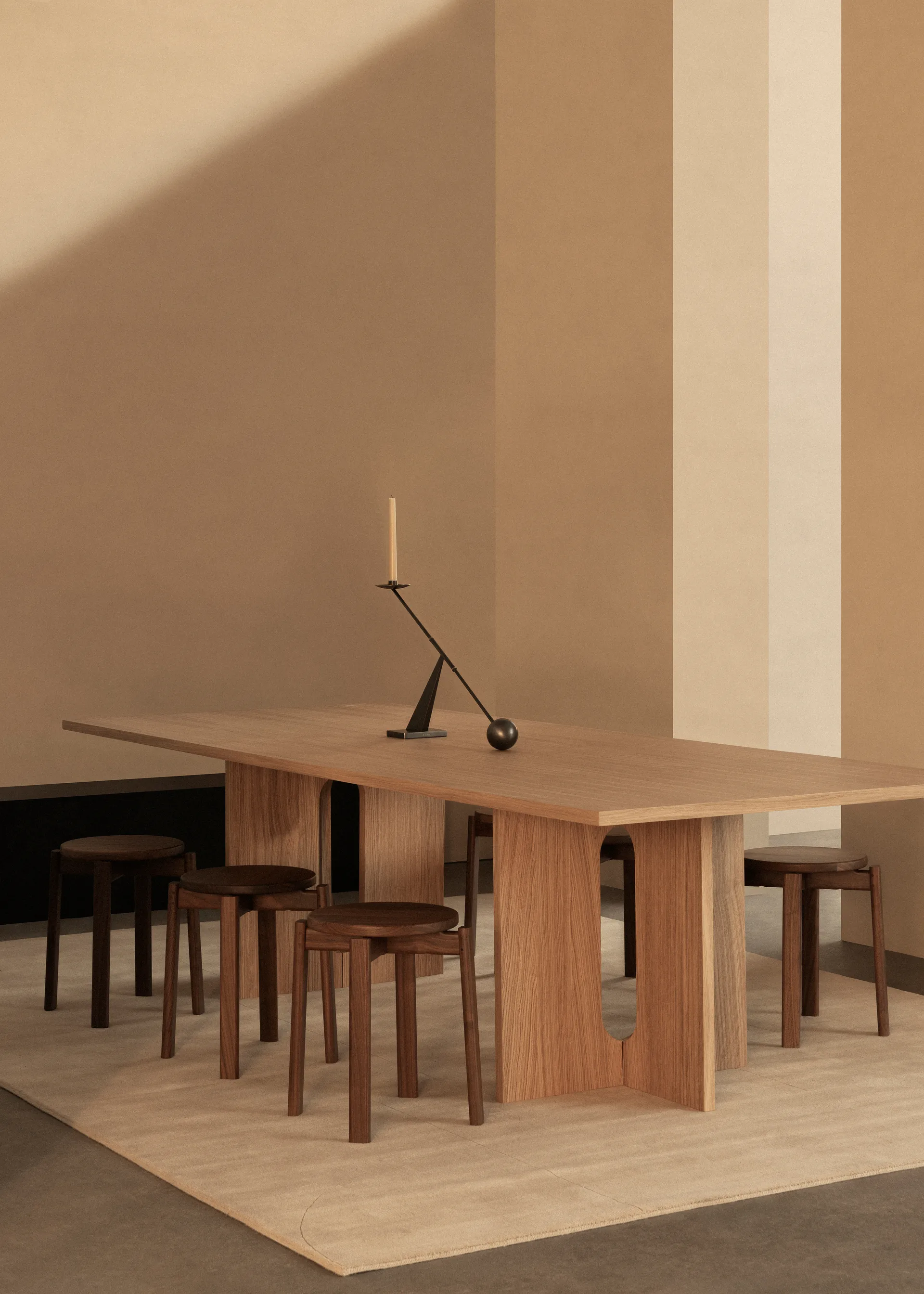 Passage σκαμπό, Σκούρο βαμμένος δρυς  Audo Copenhagen