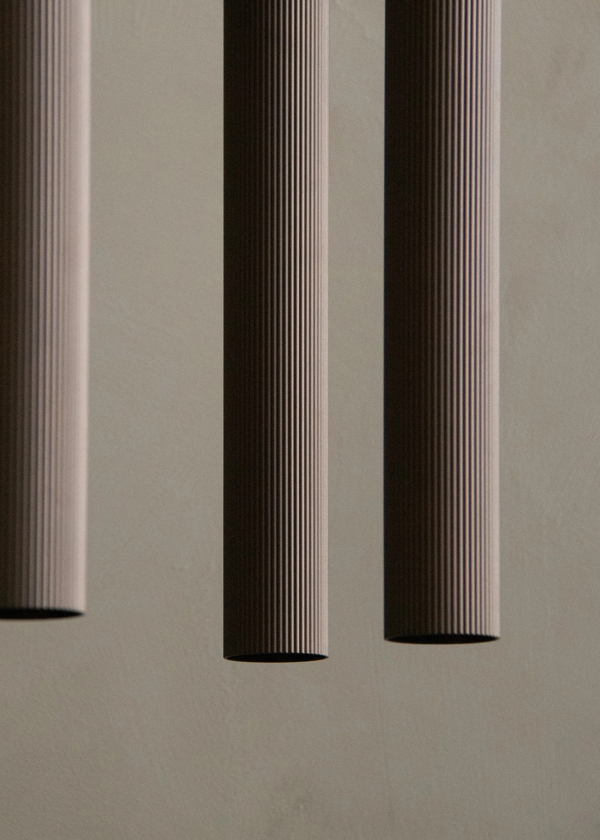 Tubulaire πολυέλαιος 38, Anodized bronzed Audo Copenhagen