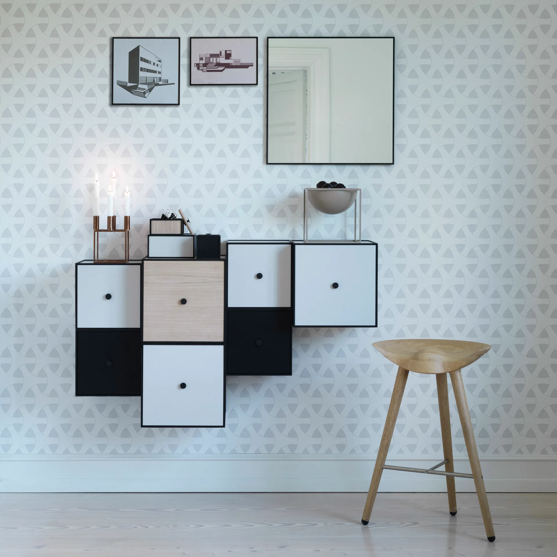 Wavy καθρέφτης 56x56 cm, μαύρο Audo Copenhagen