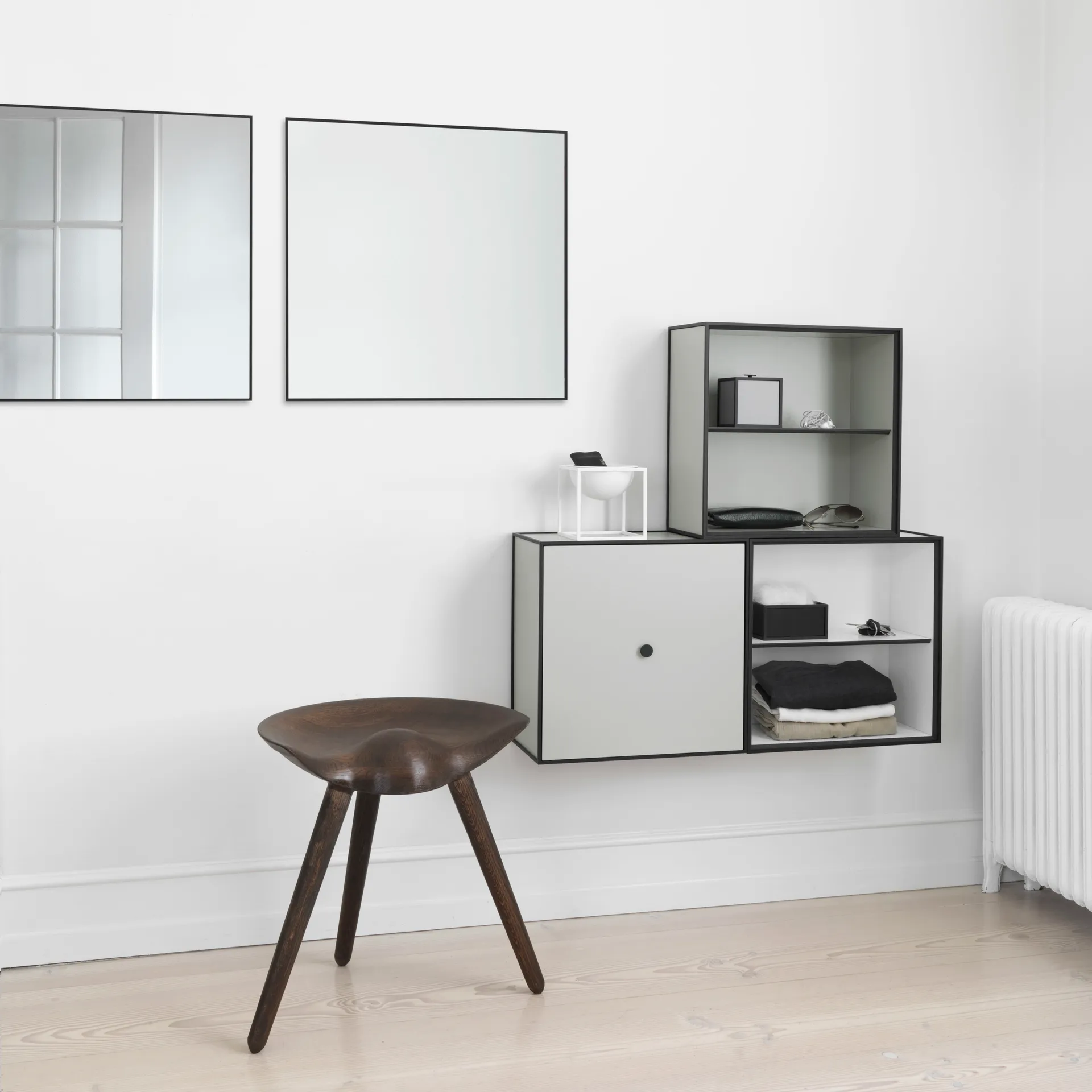 Wavy καθρέφτης 70x70 cm, μαύρο Audo Copenhagen