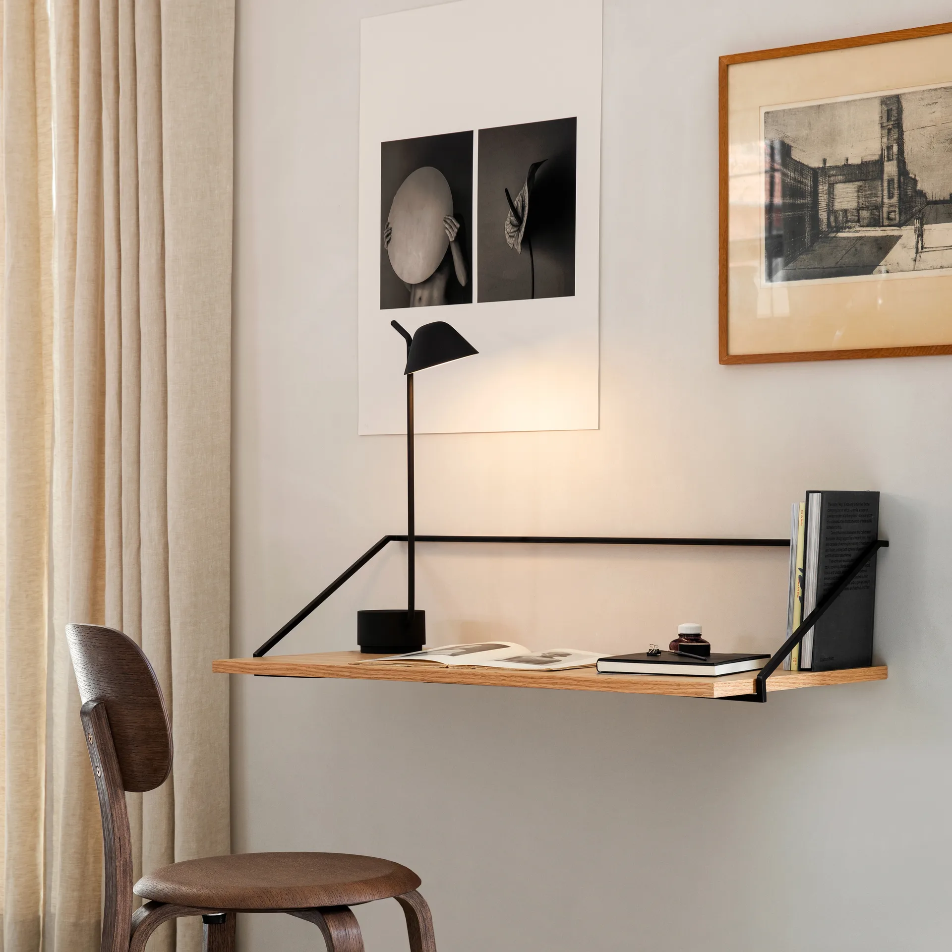 Γραφείο/ράφι σε ράγα, δρυς Audo Copenhagen