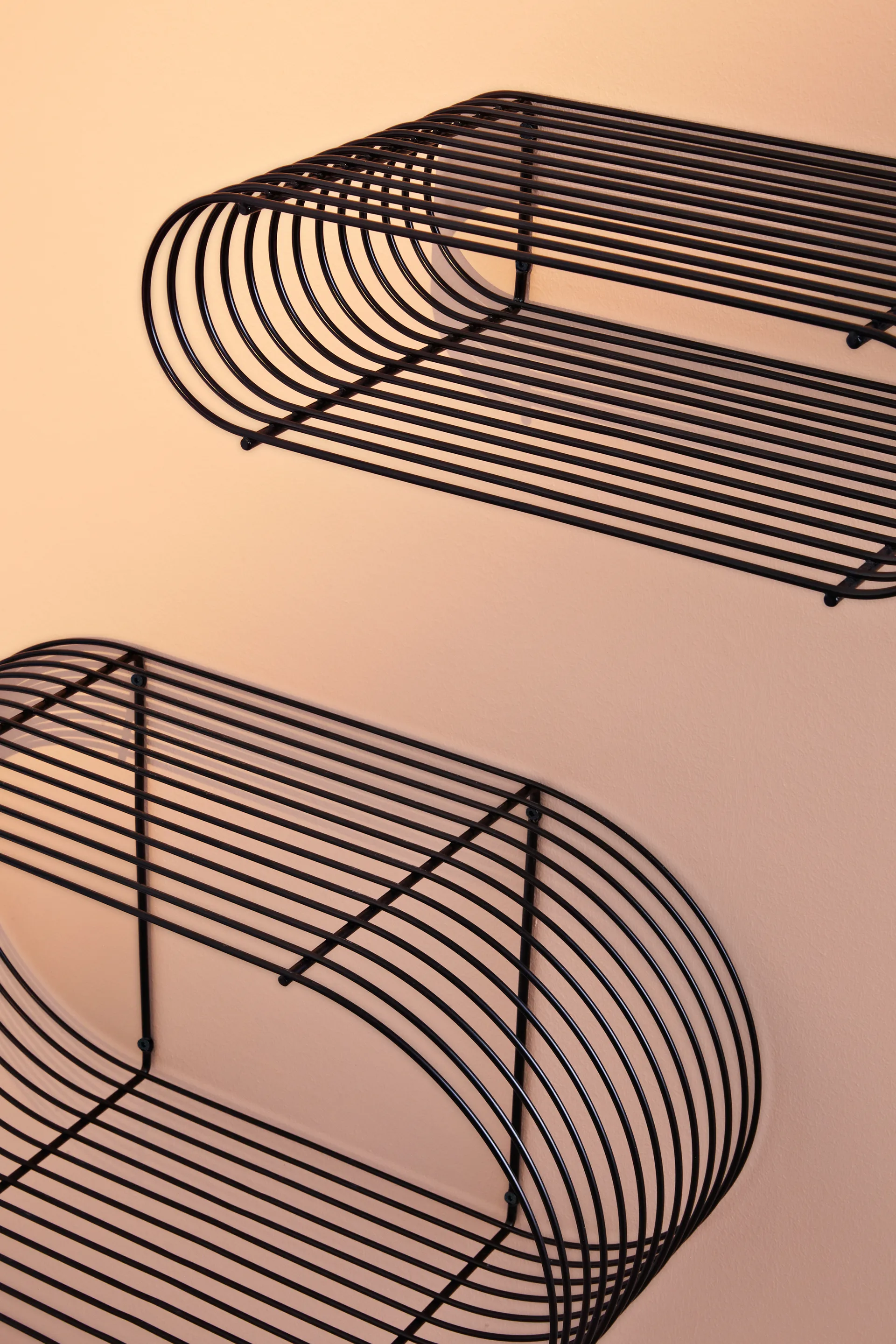 Curva ράφι τοίχου, Μαύρο AYTM