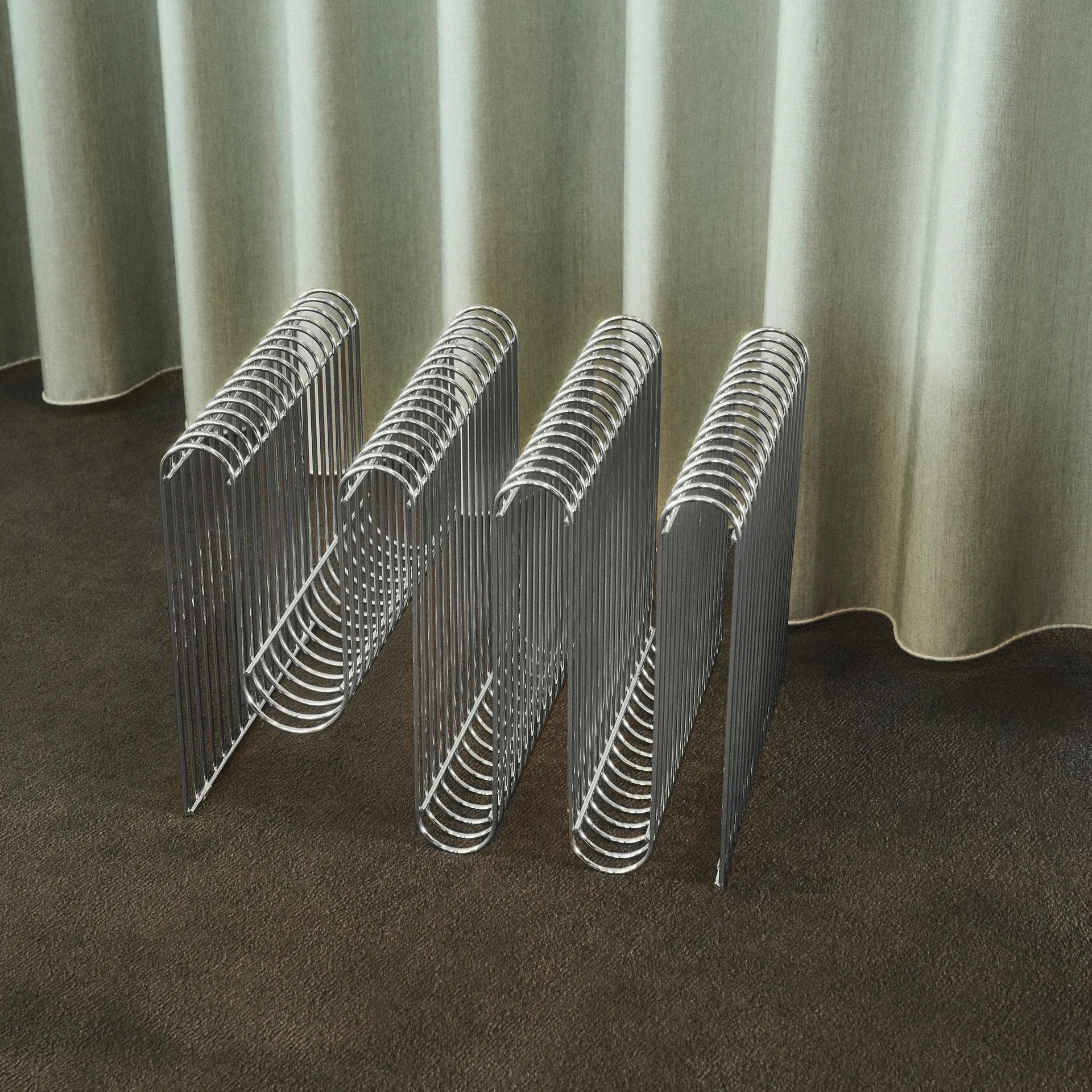 Curva θήκη για εφημερίδες, ασημί AYTM