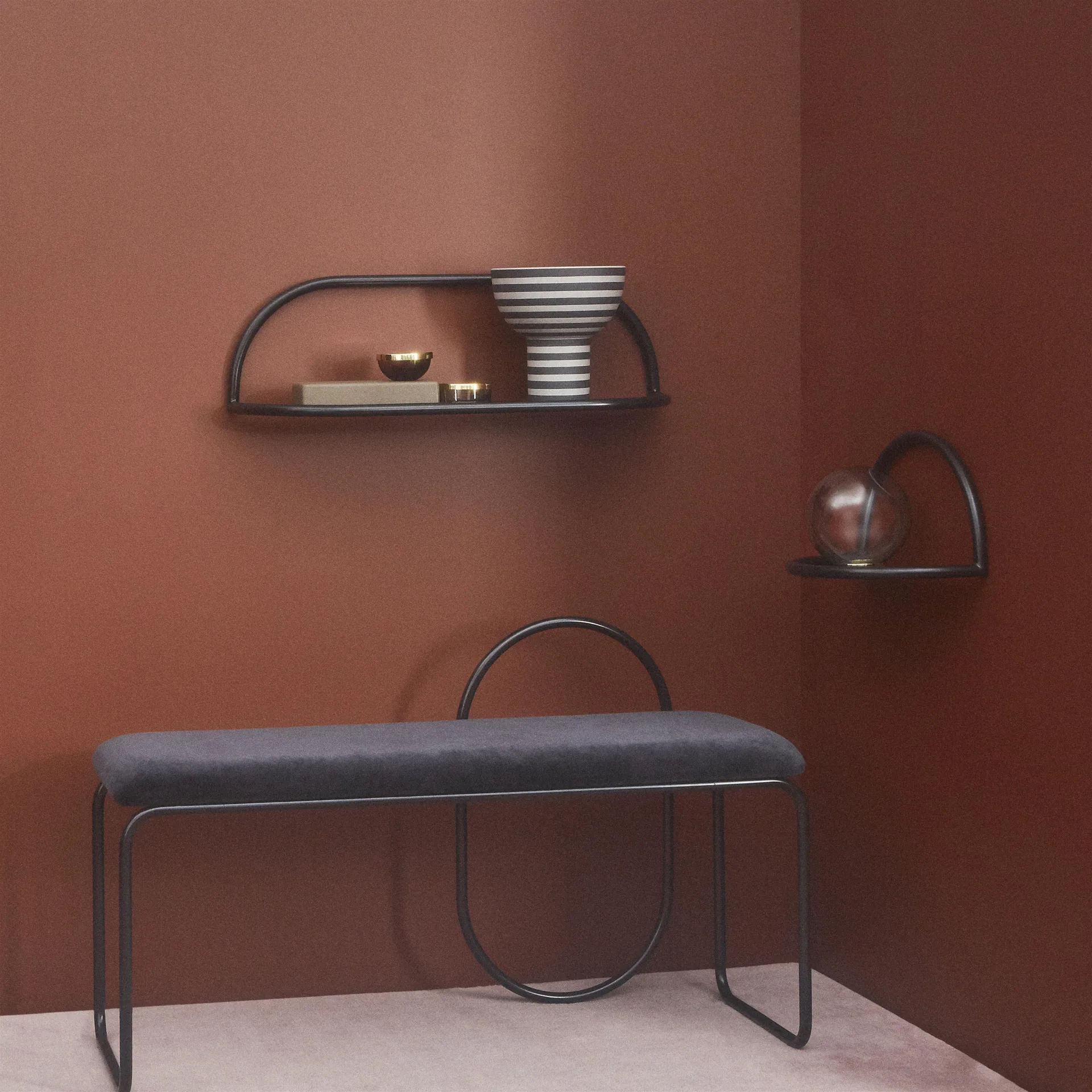 Globe βάζο μεσαίο, μαύρο-ορείχαλκος AYTM