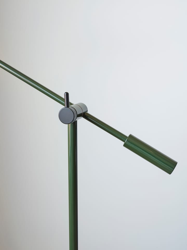 Cato φωτιστικό δαπέδου 134 cm, Γυαλιστερό πράσινο δάσους -ματ μαύρο Belid