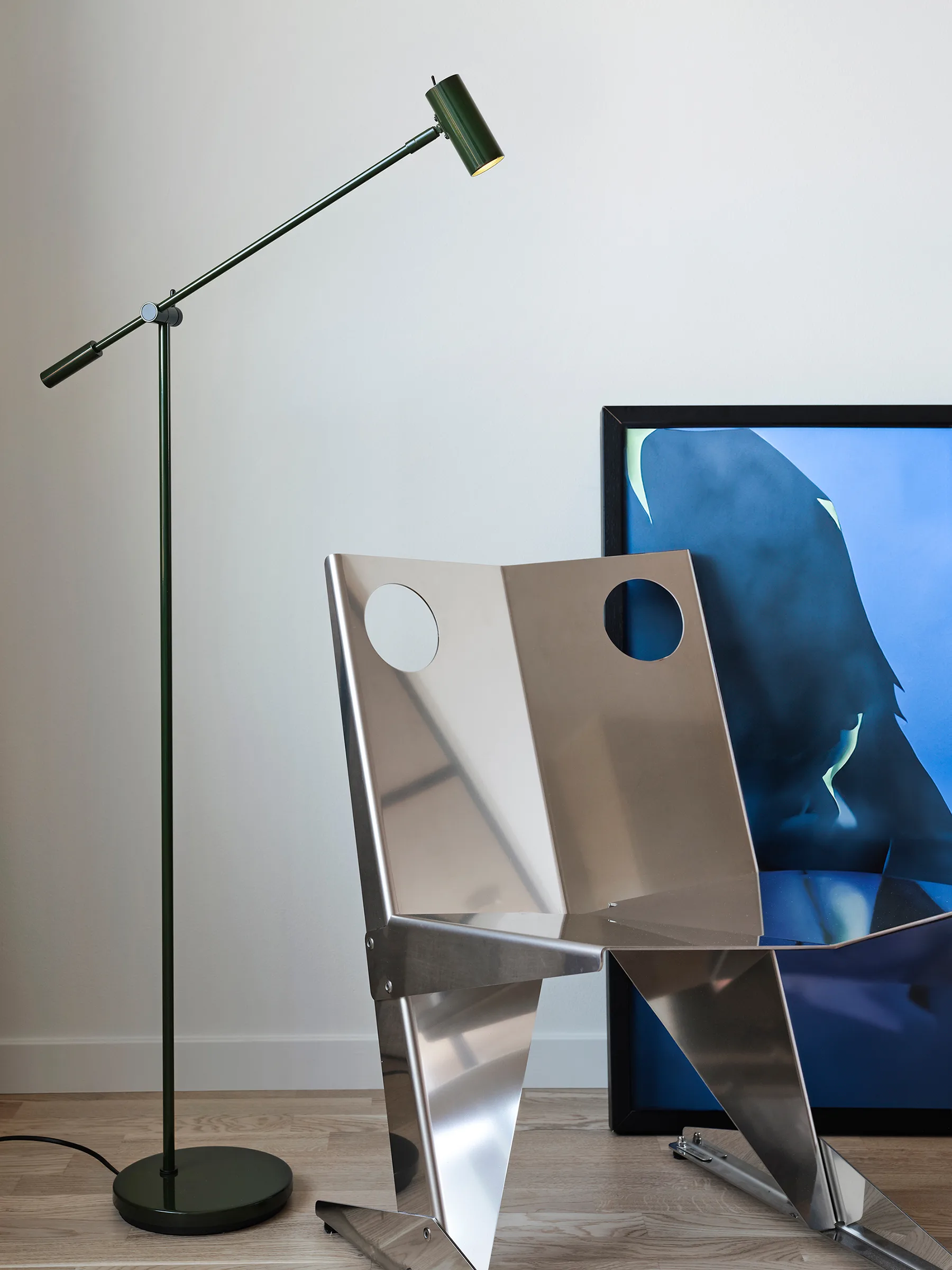 Cato φωτιστικό δαπέδου 134 cm, Γυαλιστερό πράσινο δάσους -ματ μαύρο Belid