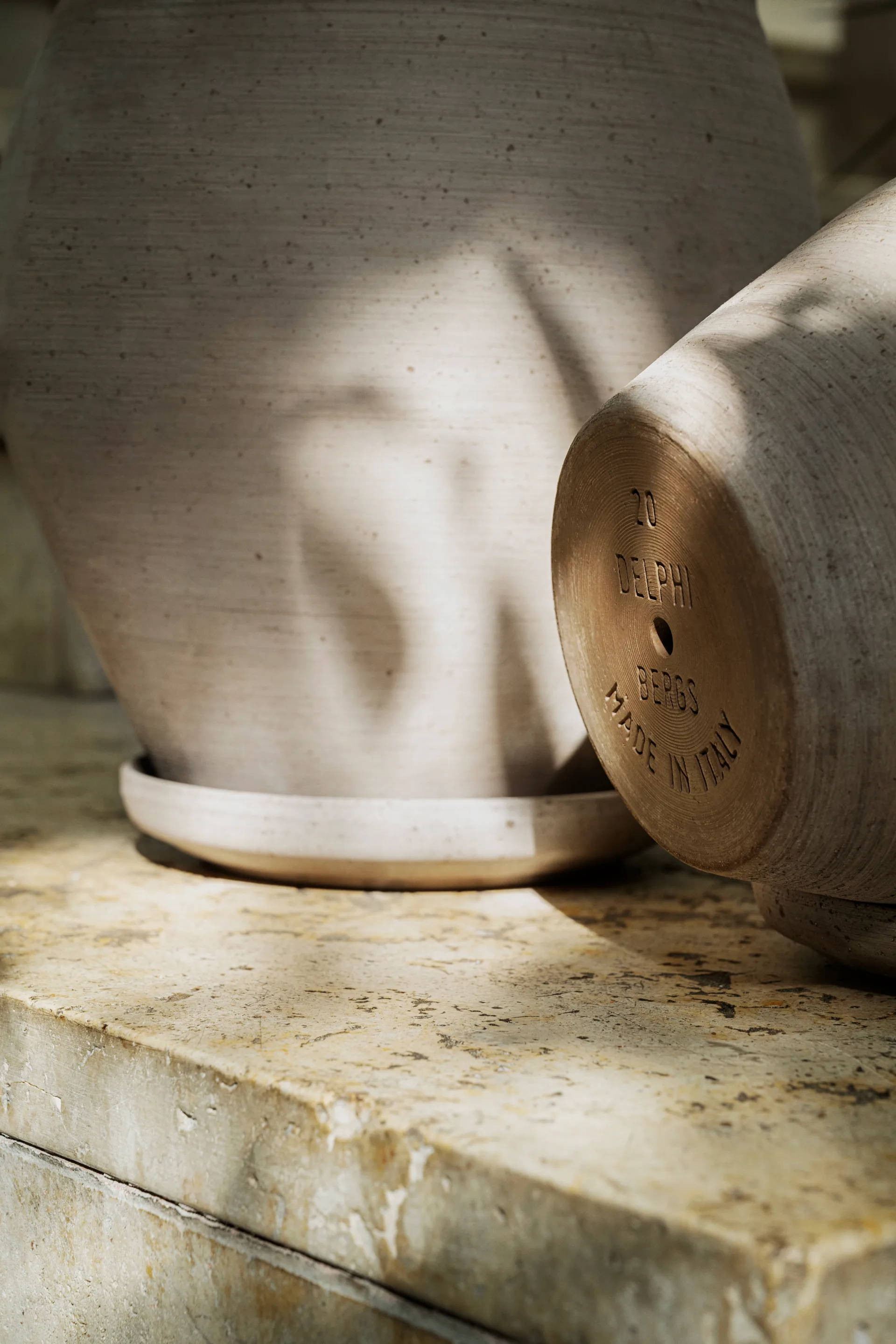 Delphi γλάστρα με πιατάκι 2 τεμάχια, Γκρι, Ø20 εκ. Bergs Potter