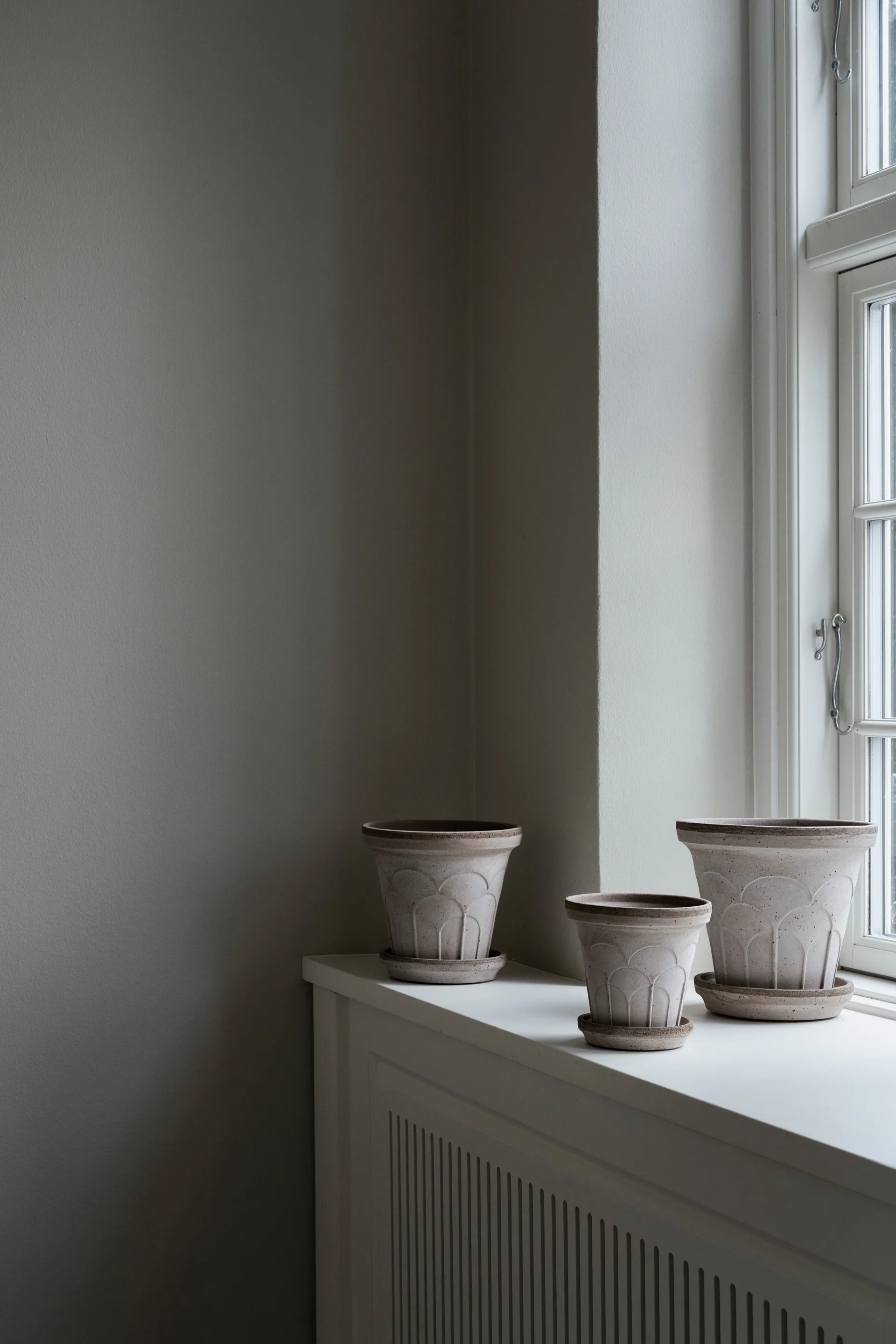 Fleur γλάστρα με πιατάκι 2 τεμάχια, Γκρι, Ø12 εκ. Bergs Potter