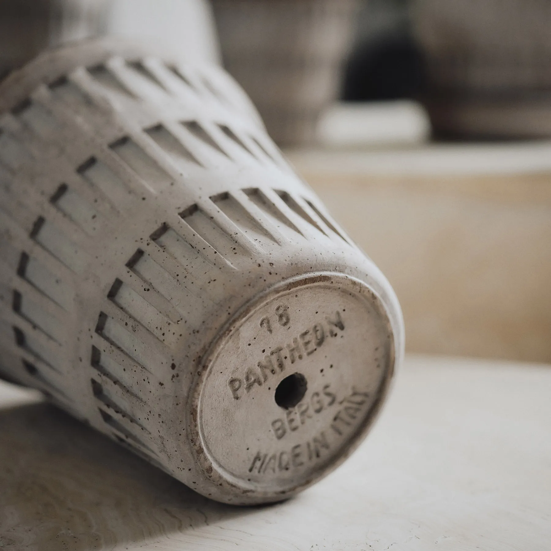 Pantheon raw γλάστρα, Γκρι, Ø18 εκ. Bergs Potter