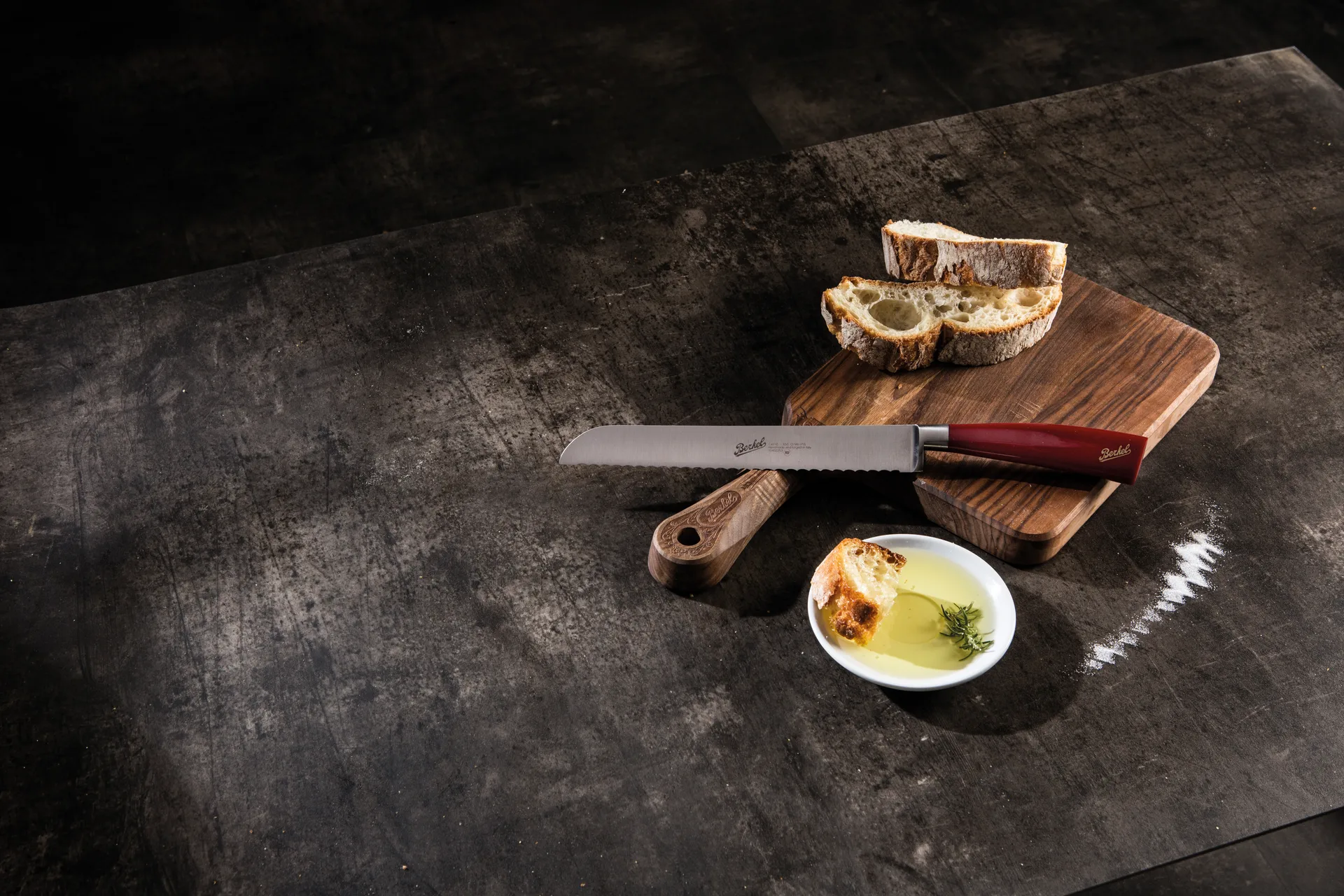 Elegance Red μαχαίρι ψωμιού, 22 εκ. Berkel