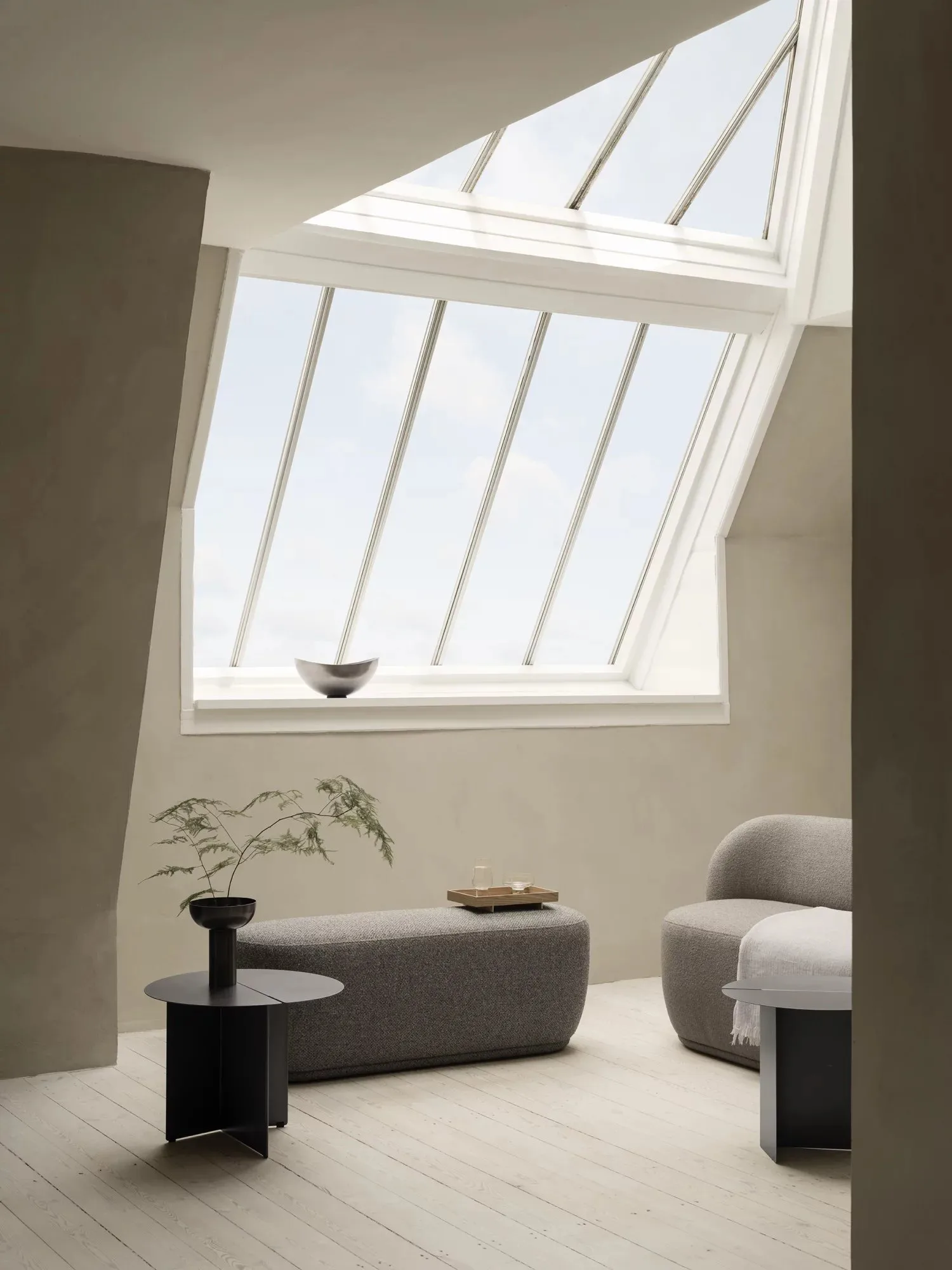 Συνοδευτικό τραπέζι ORU M Ø50 εκ., Black blomus