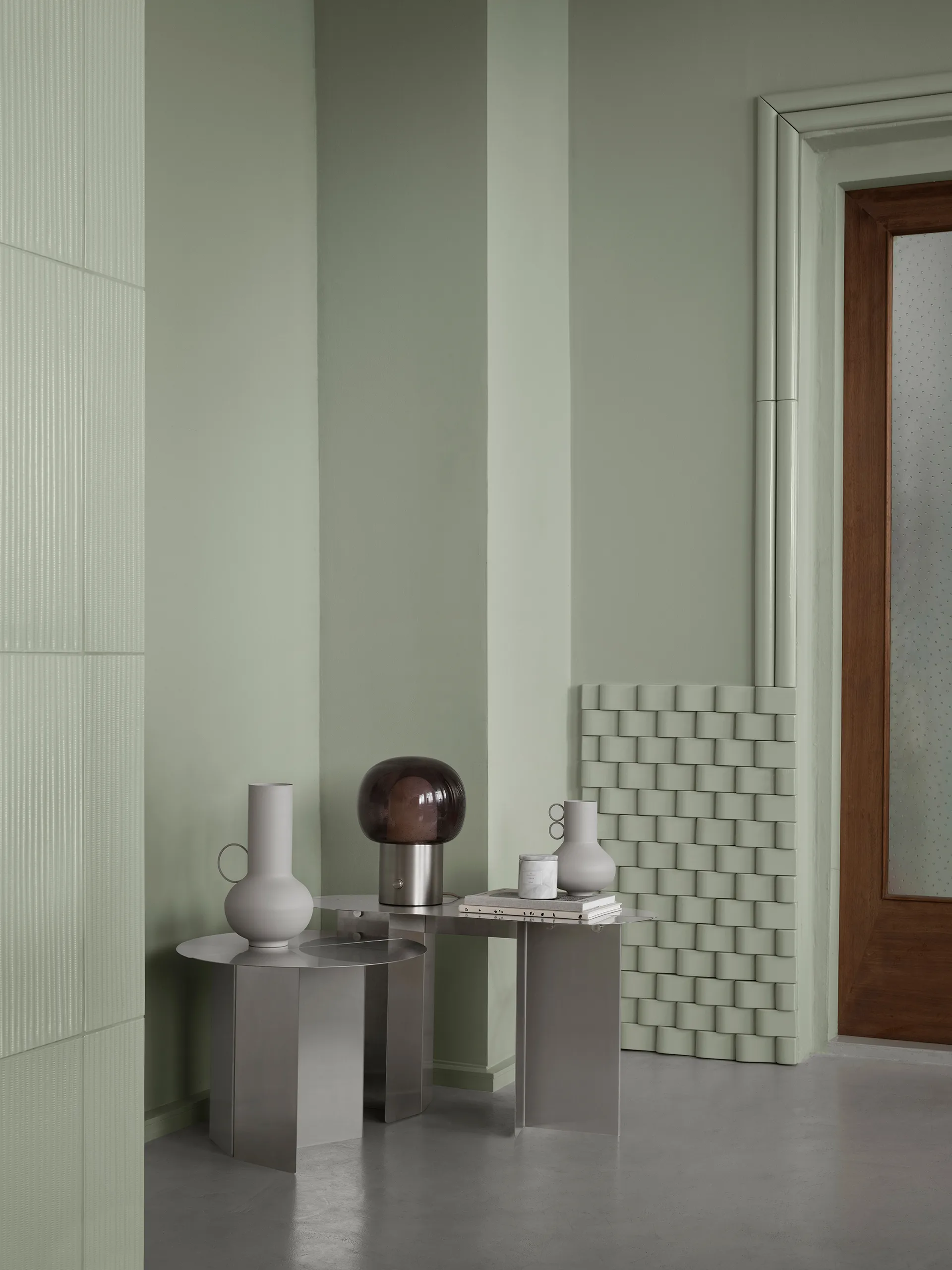 Συνοδευτικό τραπέζι ORU M Ø50 εκ., Ματ ανοξείδωτο ατσάλι blomus