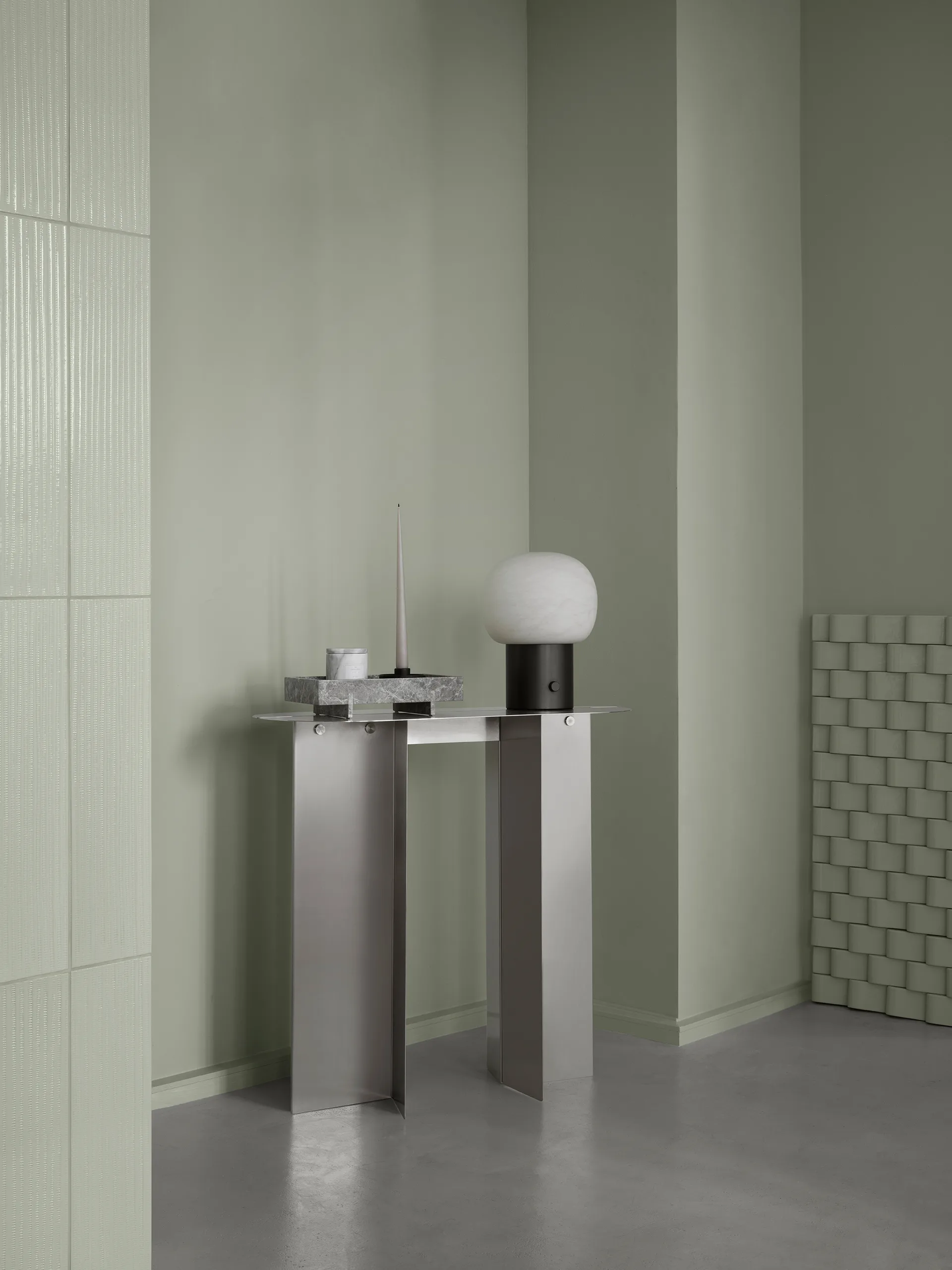 Συνοδευτικό τραπέζι ORU M 80x35x75 εκ., Ματ ανοξείδωτο ατσάλι. blomus