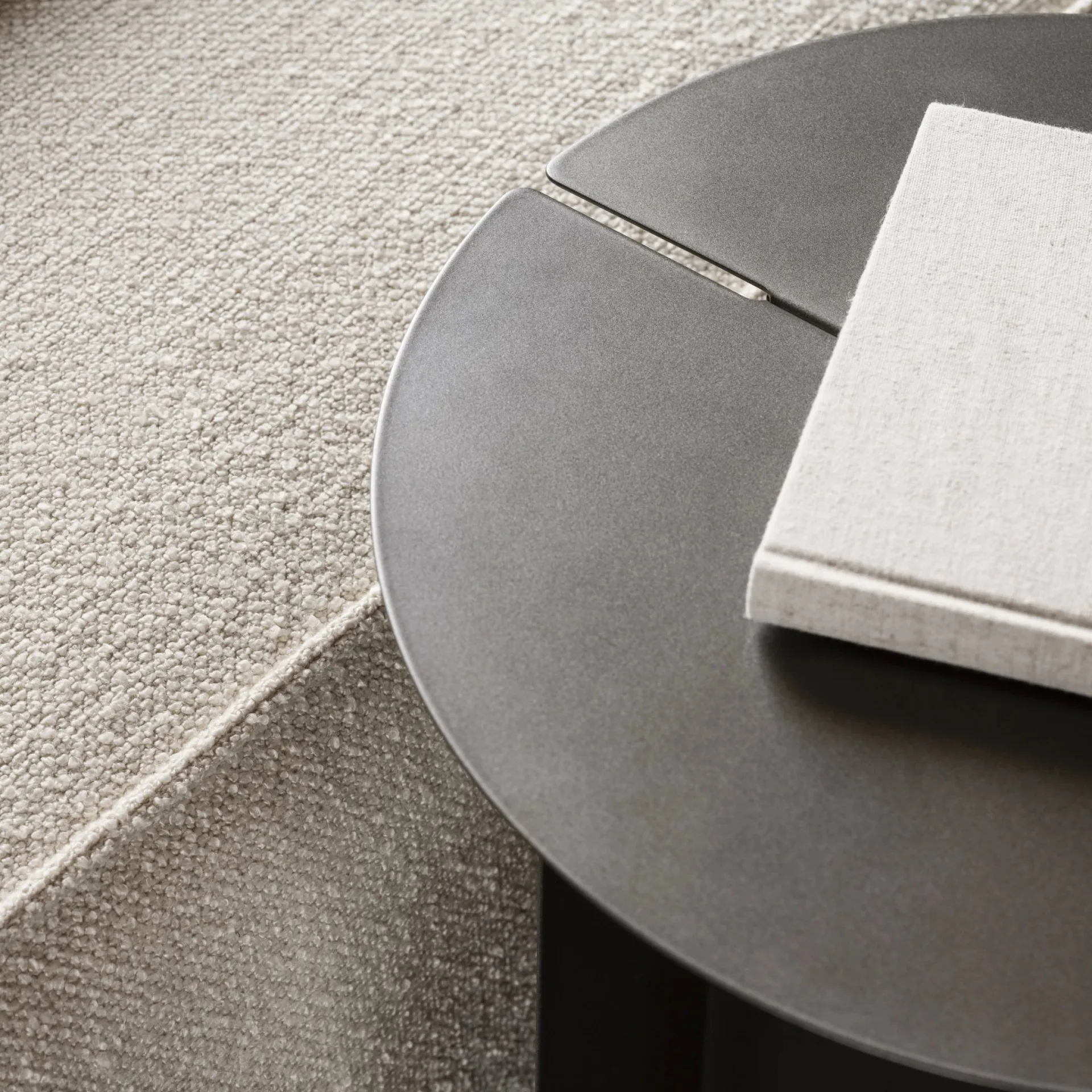 Βοηθητικό τραπέζι ORU S Ø35 εκ., Burned metal blomus